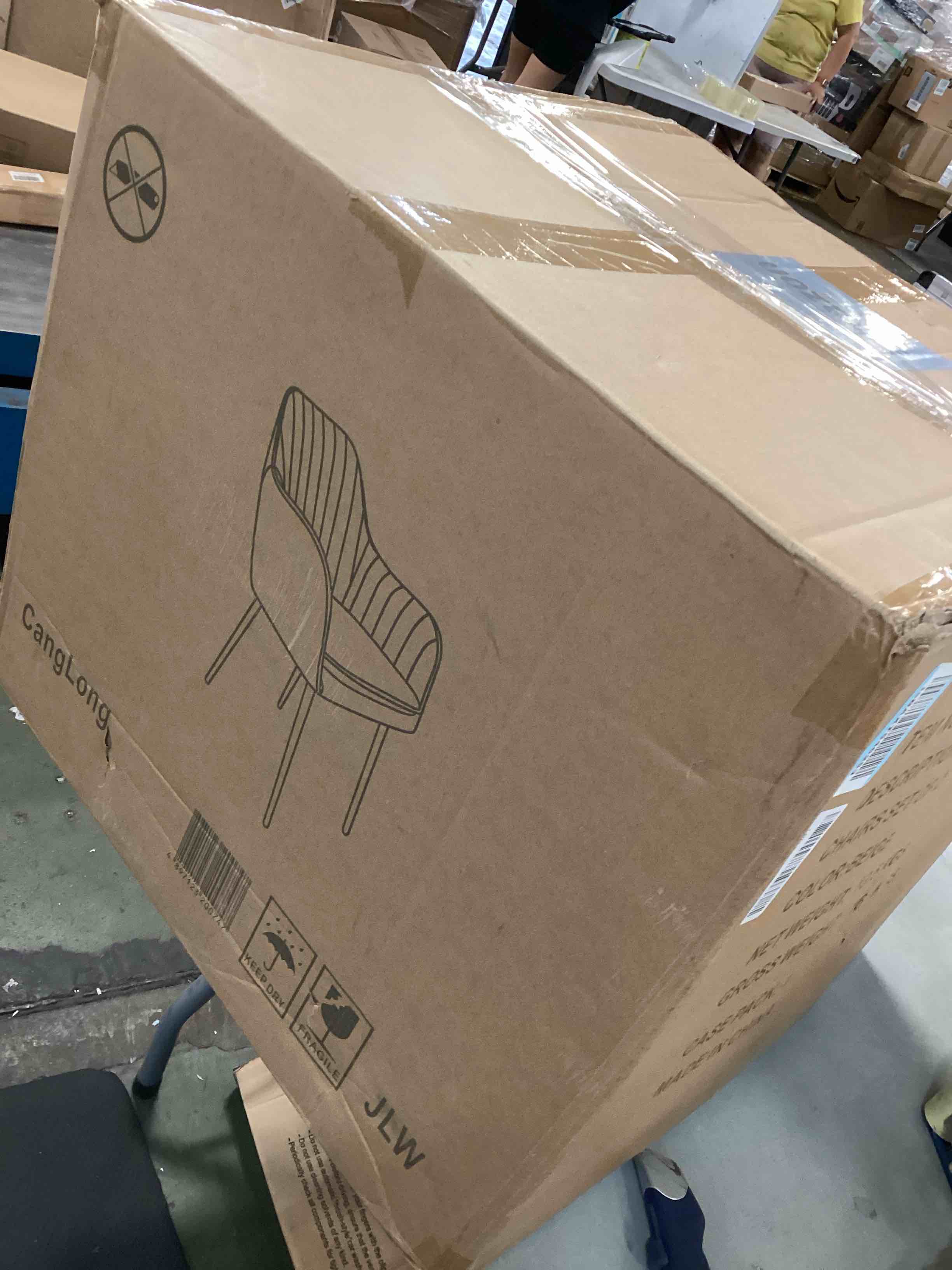 https://s3.amazonaws.com/lotting-images-prod/bidfta/RED6590843_1716488746812.jpeg