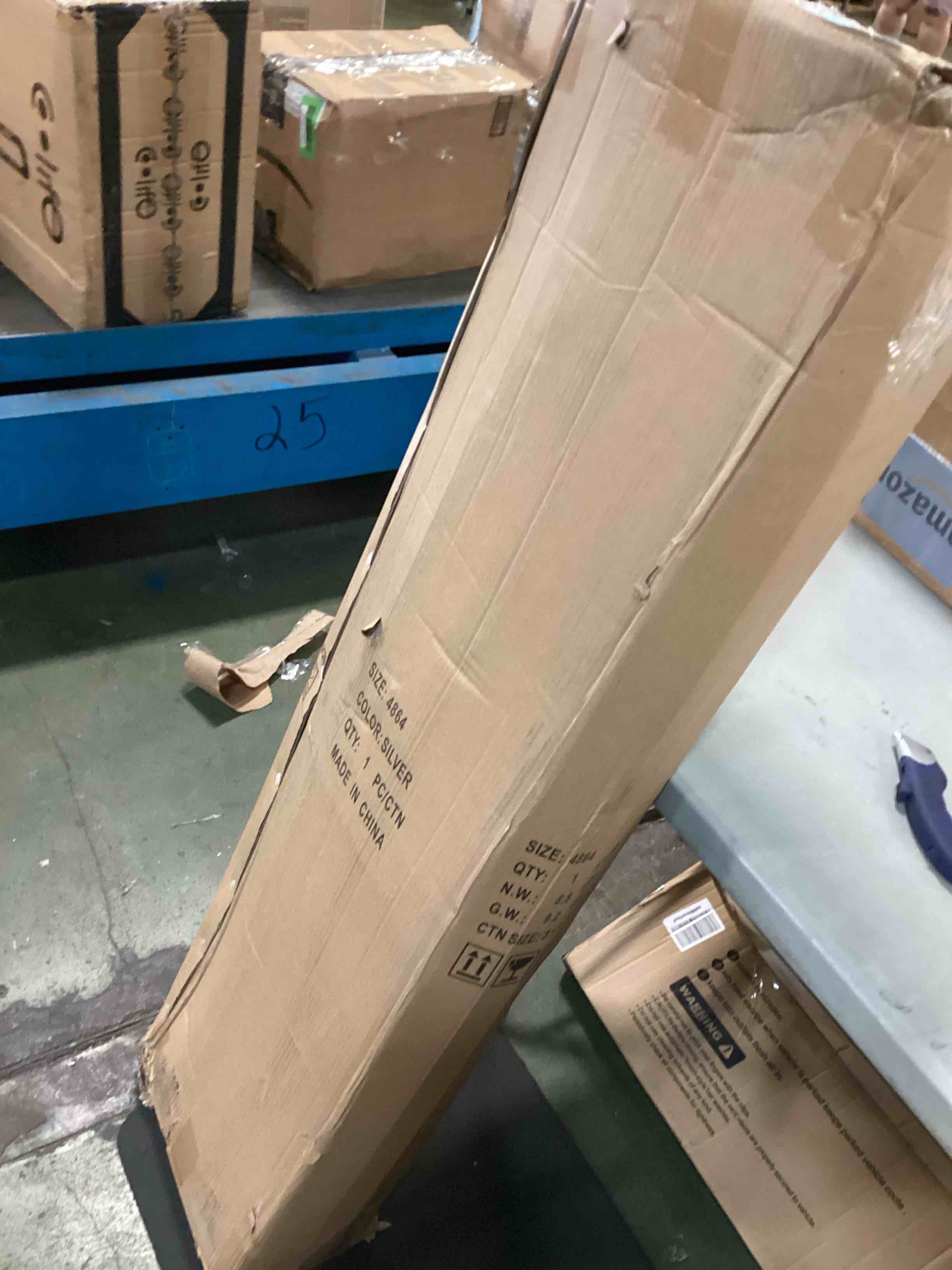 https://s3.amazonaws.com/lotting-images-prod/bidfta/RED6590847_1716489137671.jpeg