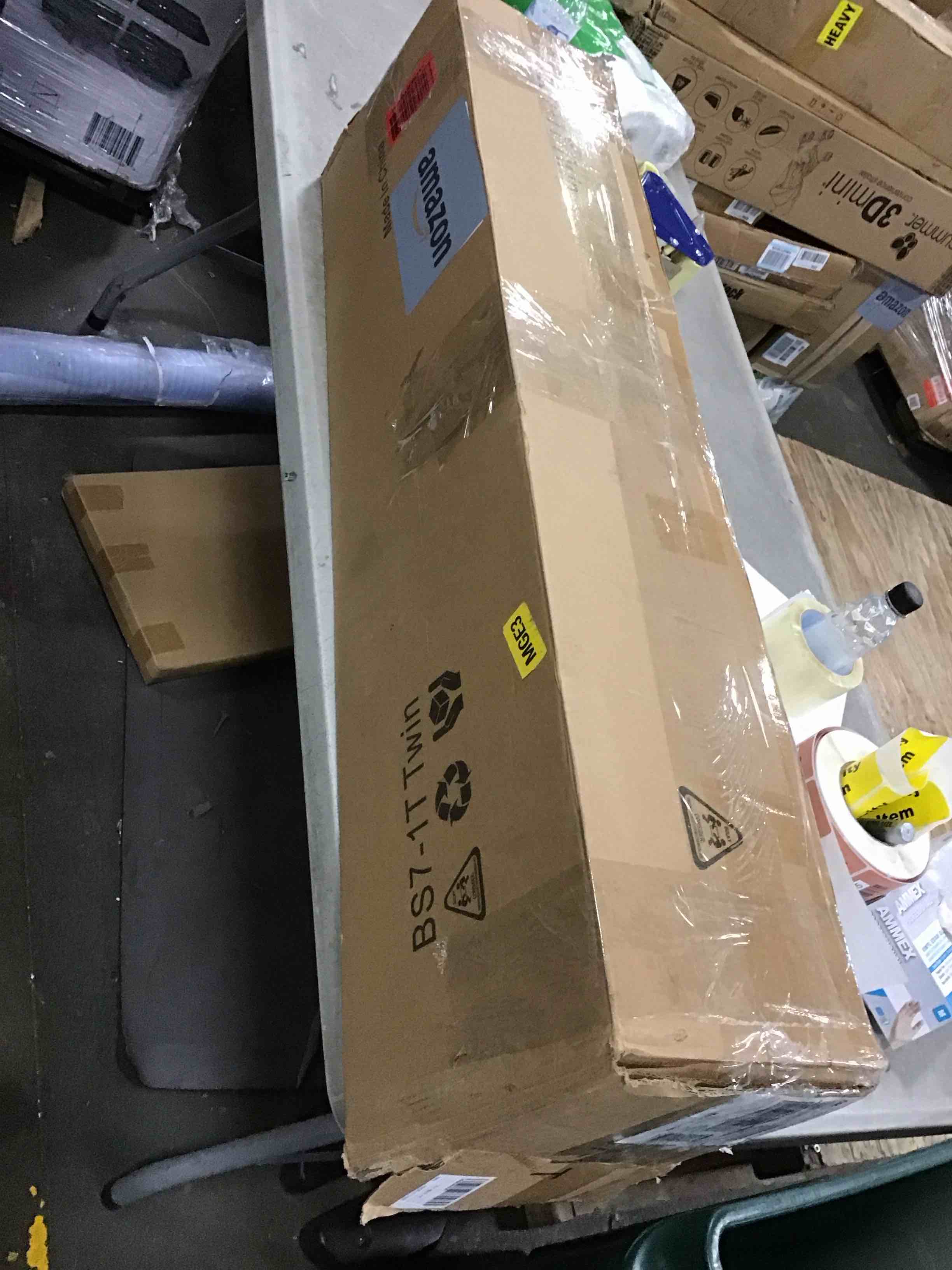 https://s3.amazonaws.com/lotting-images-prod/bidfta/RED6591488_1716552946119.jpeg