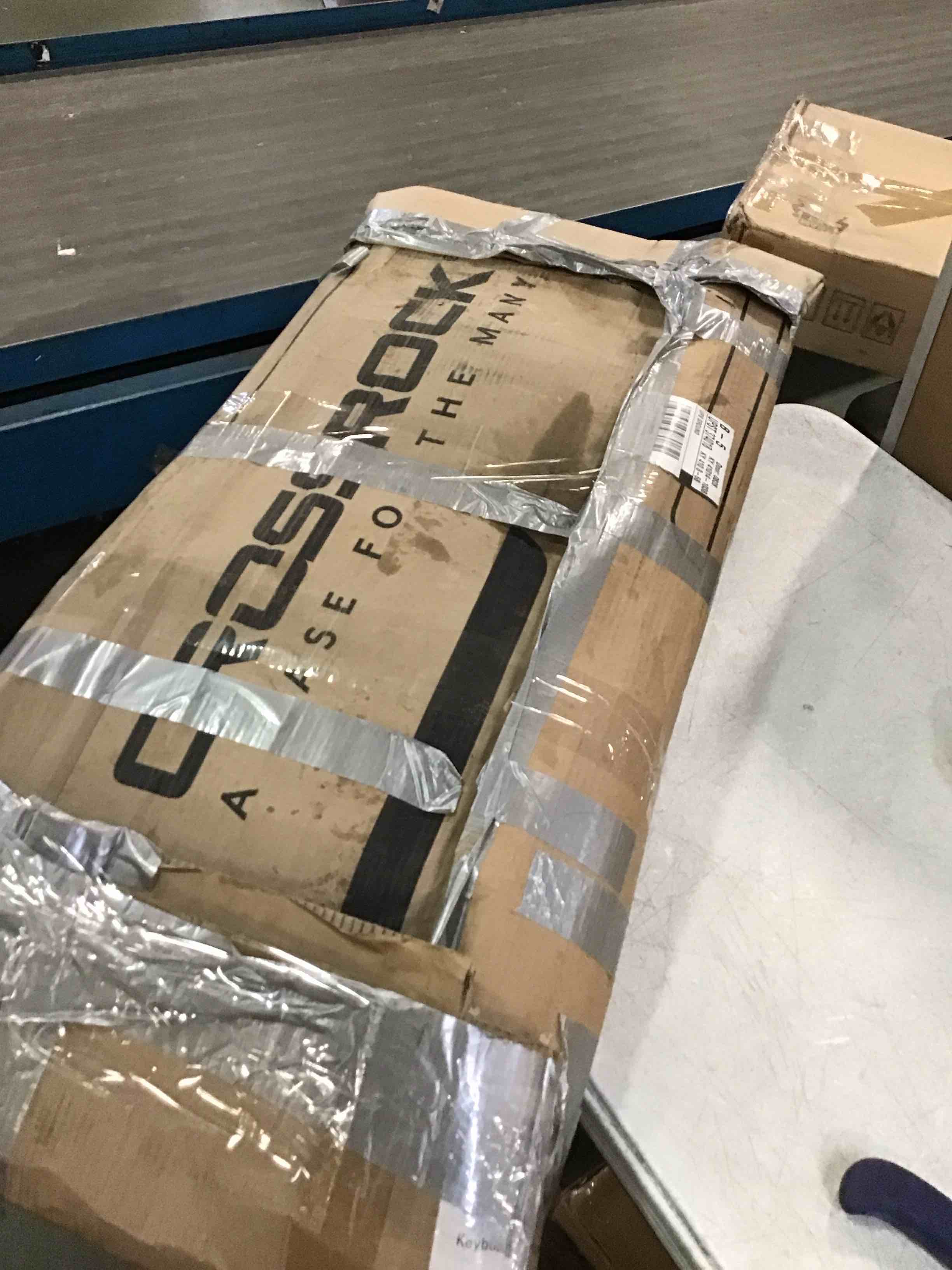 https://s3.amazonaws.com/lotting-images-prod/bidfta/RED6591678_1716640126001.jpeg