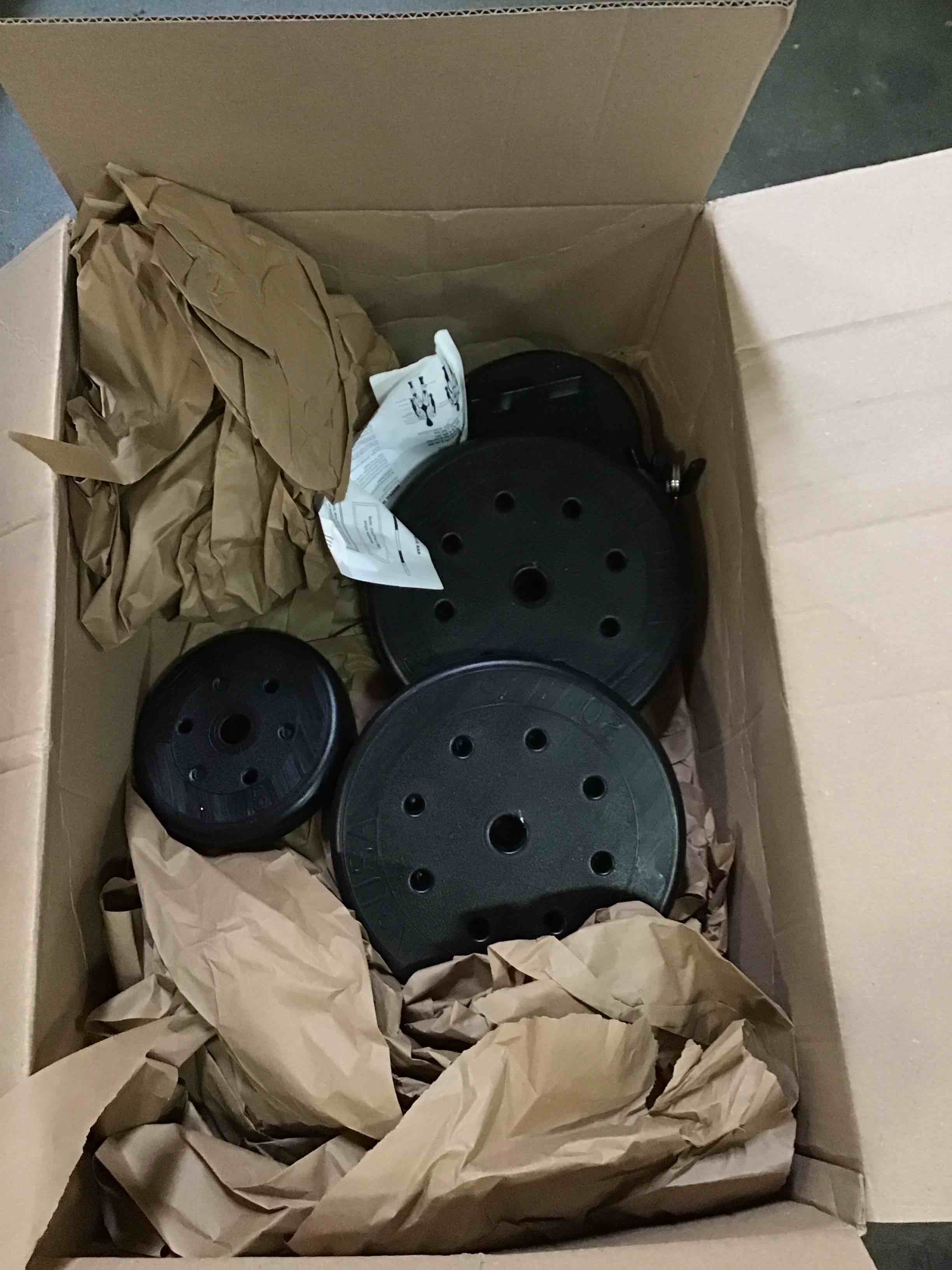 https://s3.amazonaws.com/lotting-images-prod/bidfta/RED6591694_1716644097027.jpeg
