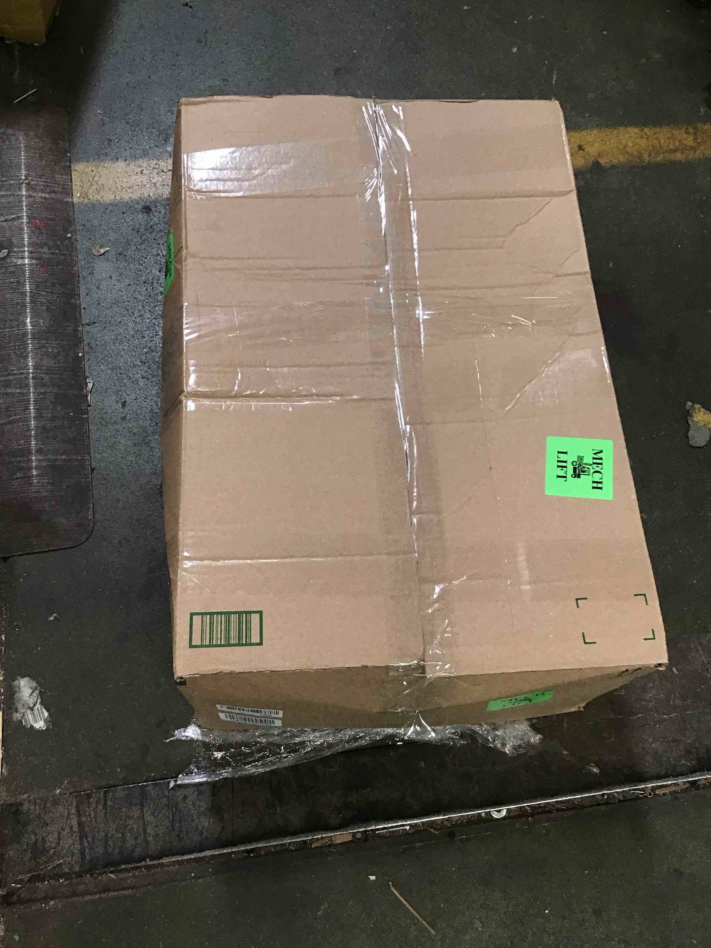 https://s3.amazonaws.com/lotting-images-prod/bidfta/RED6591694_1716644119712.jpeg