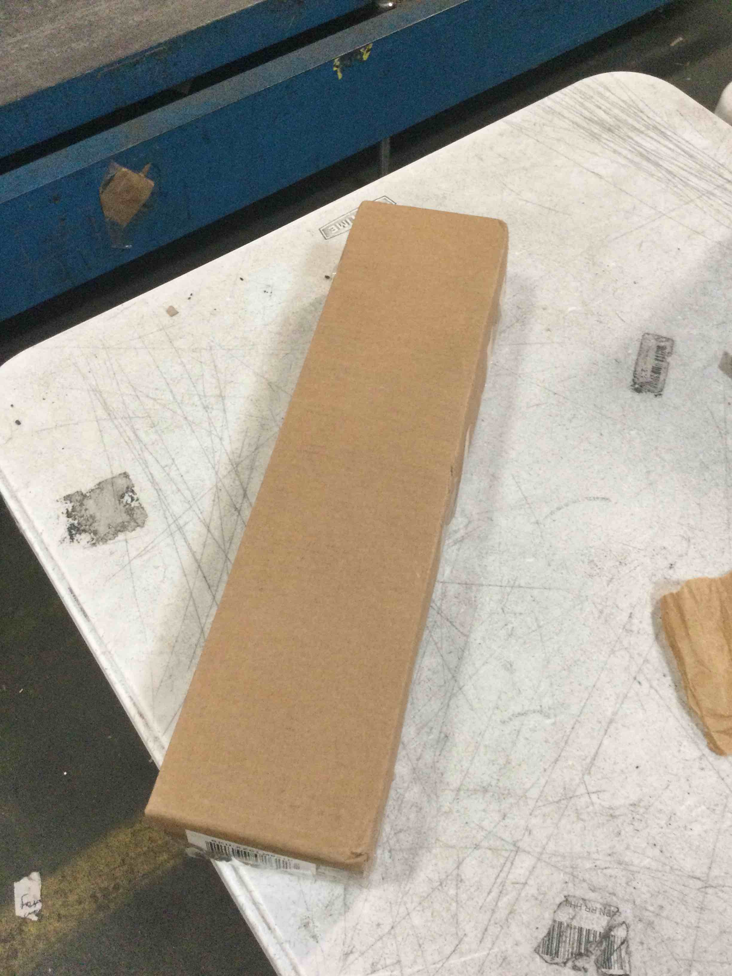 https://s3.amazonaws.com/lotting-images-prod/bidfta/RED6591820_1717076404587.jpeg
