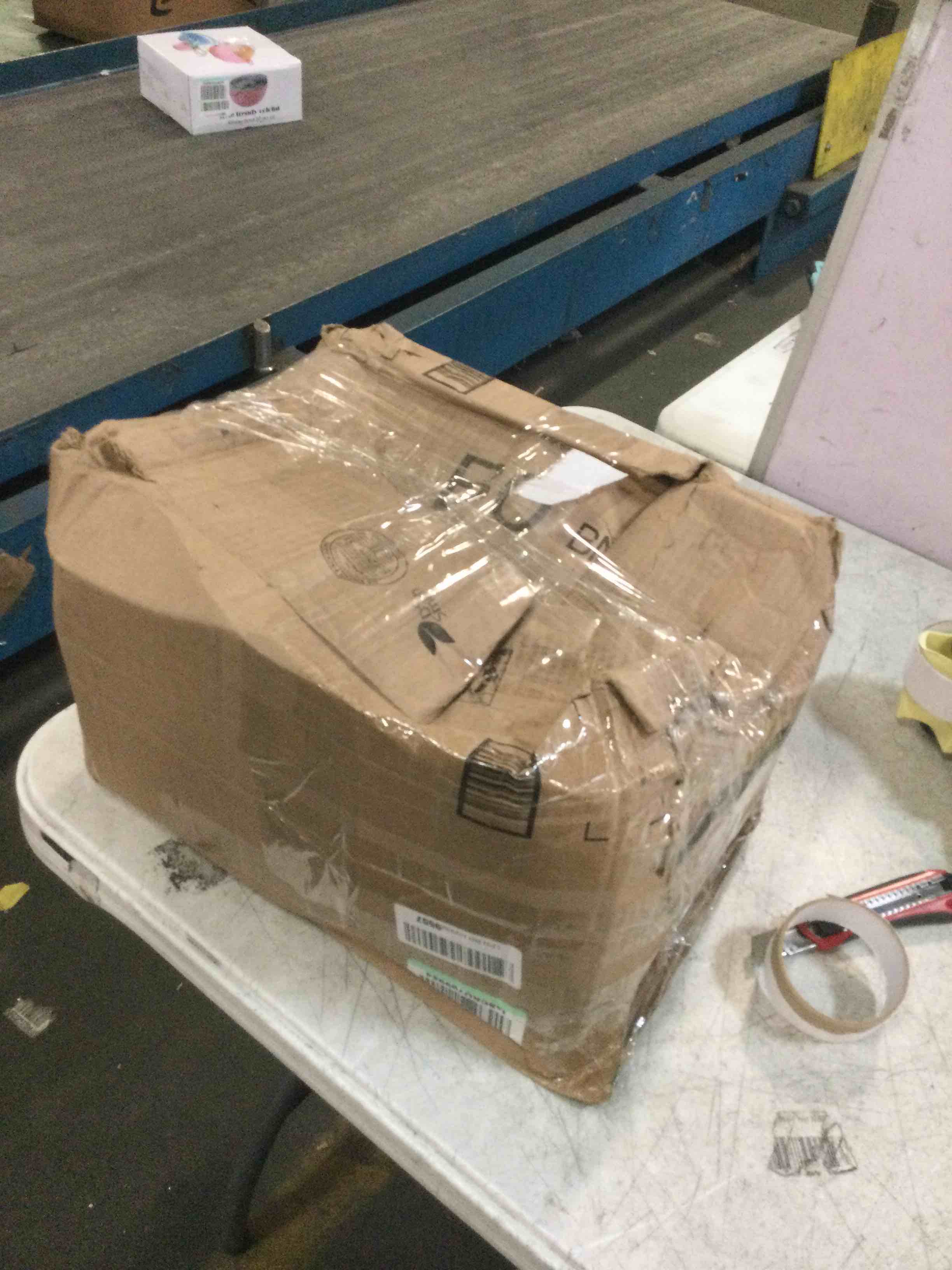 https://s3.amazonaws.com/lotting-images-prod/bidfta/RED6591828_1717077478064.jpeg