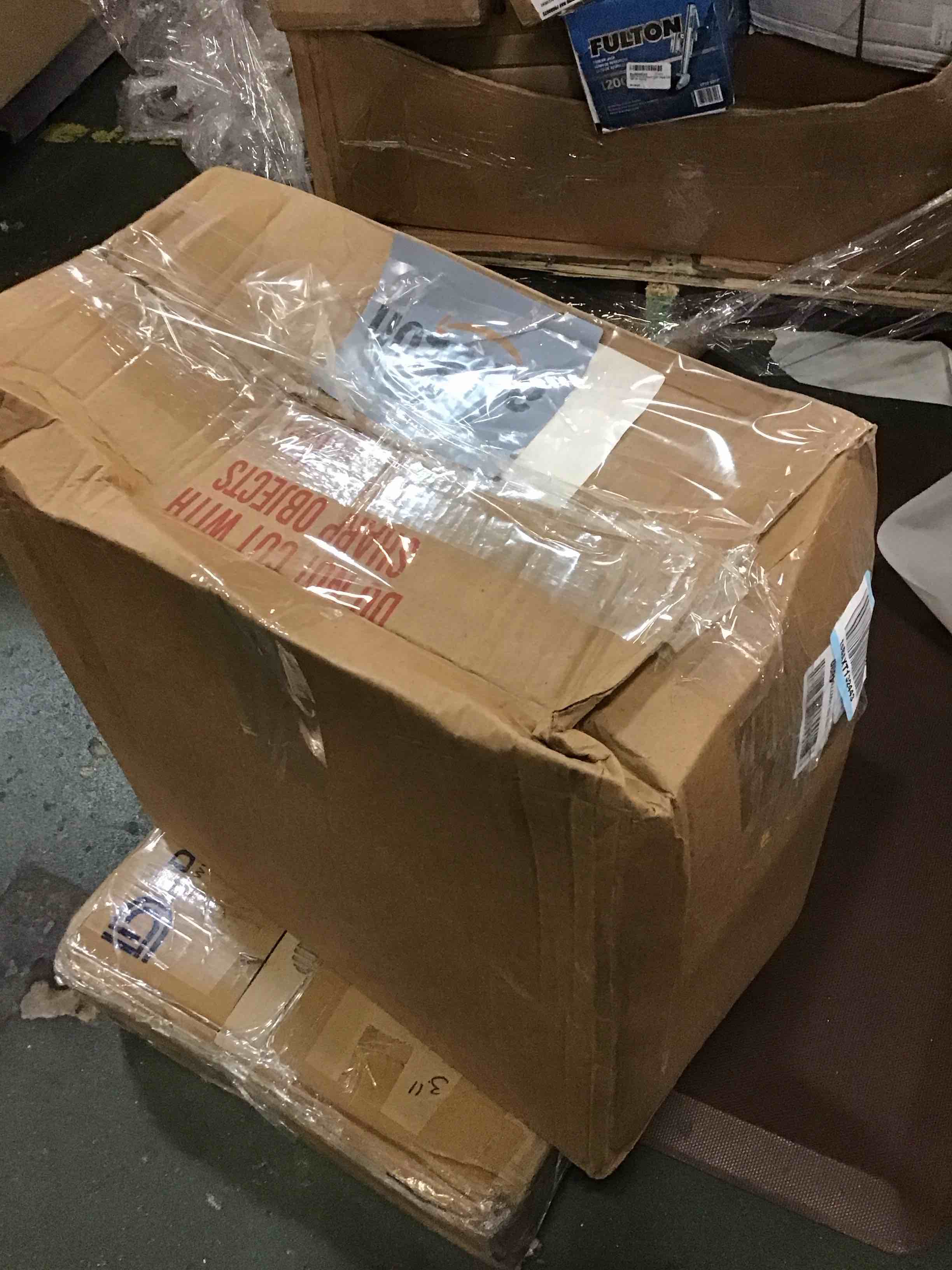 https://s3.amazonaws.com/lotting-images-prod/bidfta/RED6592242_1717250645212.jpeg