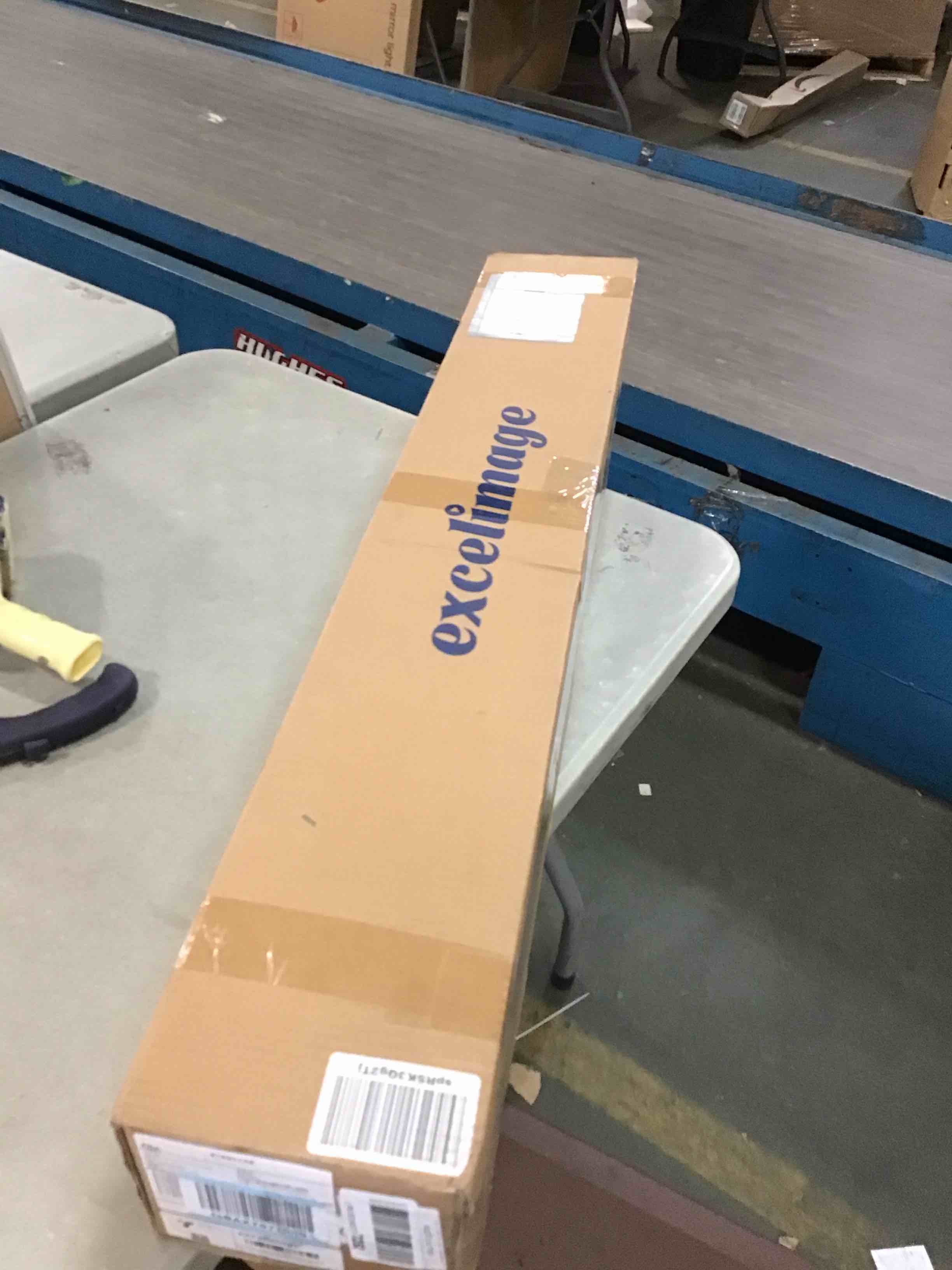 https://s3.amazonaws.com/lotting-images-prod/bidfta/RED6592358_1717269293355.jpeg