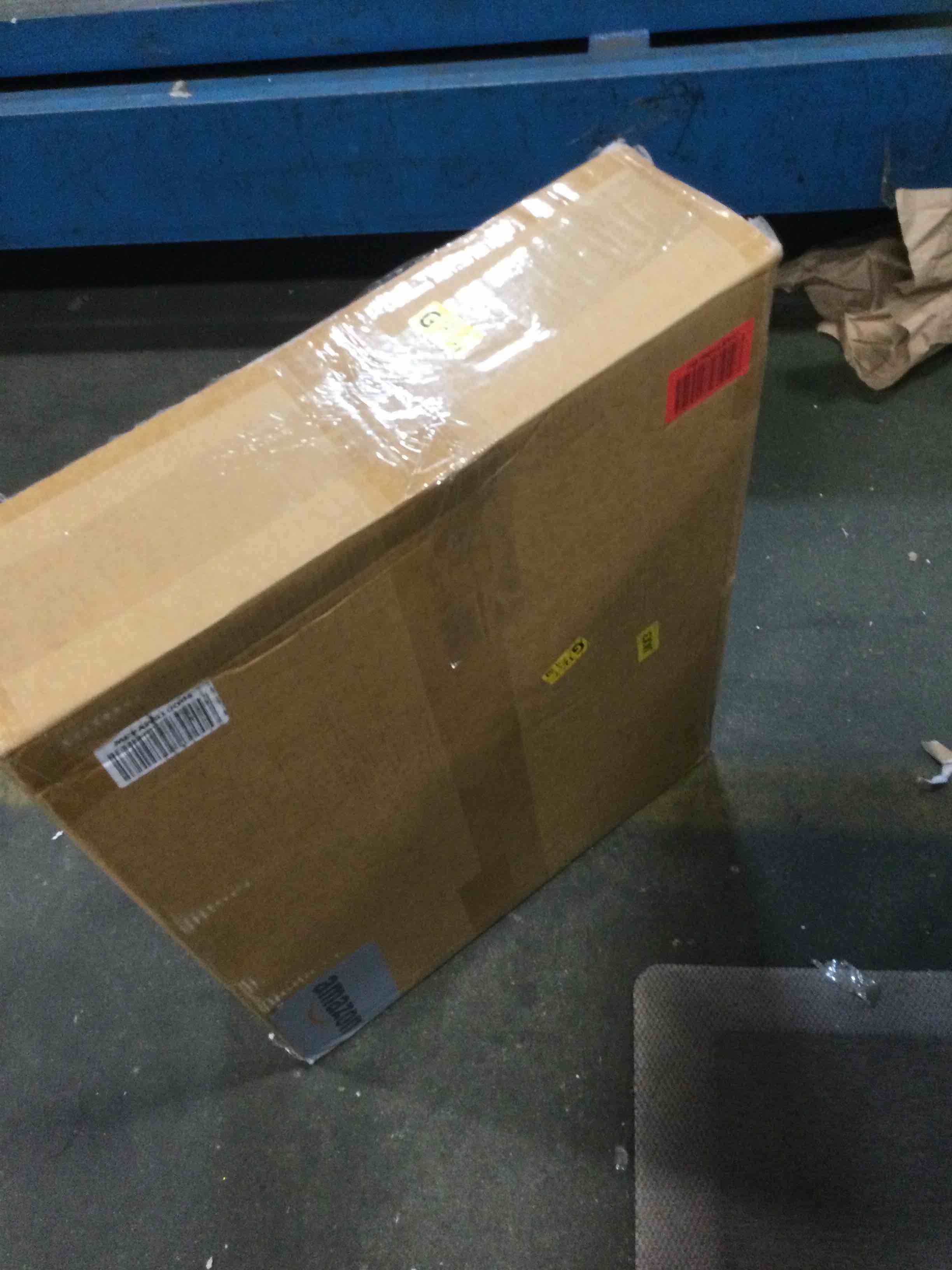 https://s3.amazonaws.com/lotting-images-prod/bidfta/RED6592658_1717510975923.jpeg