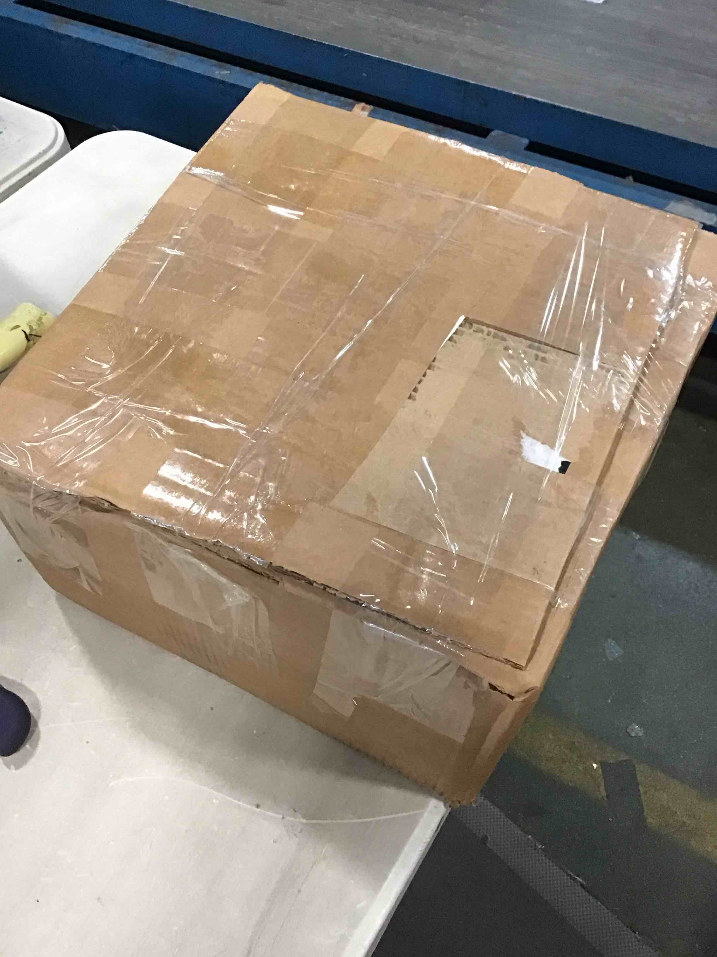 https://s3.amazonaws.com/lotting-images-prod/bidfta/RED6592898_1717602921783.jpeg