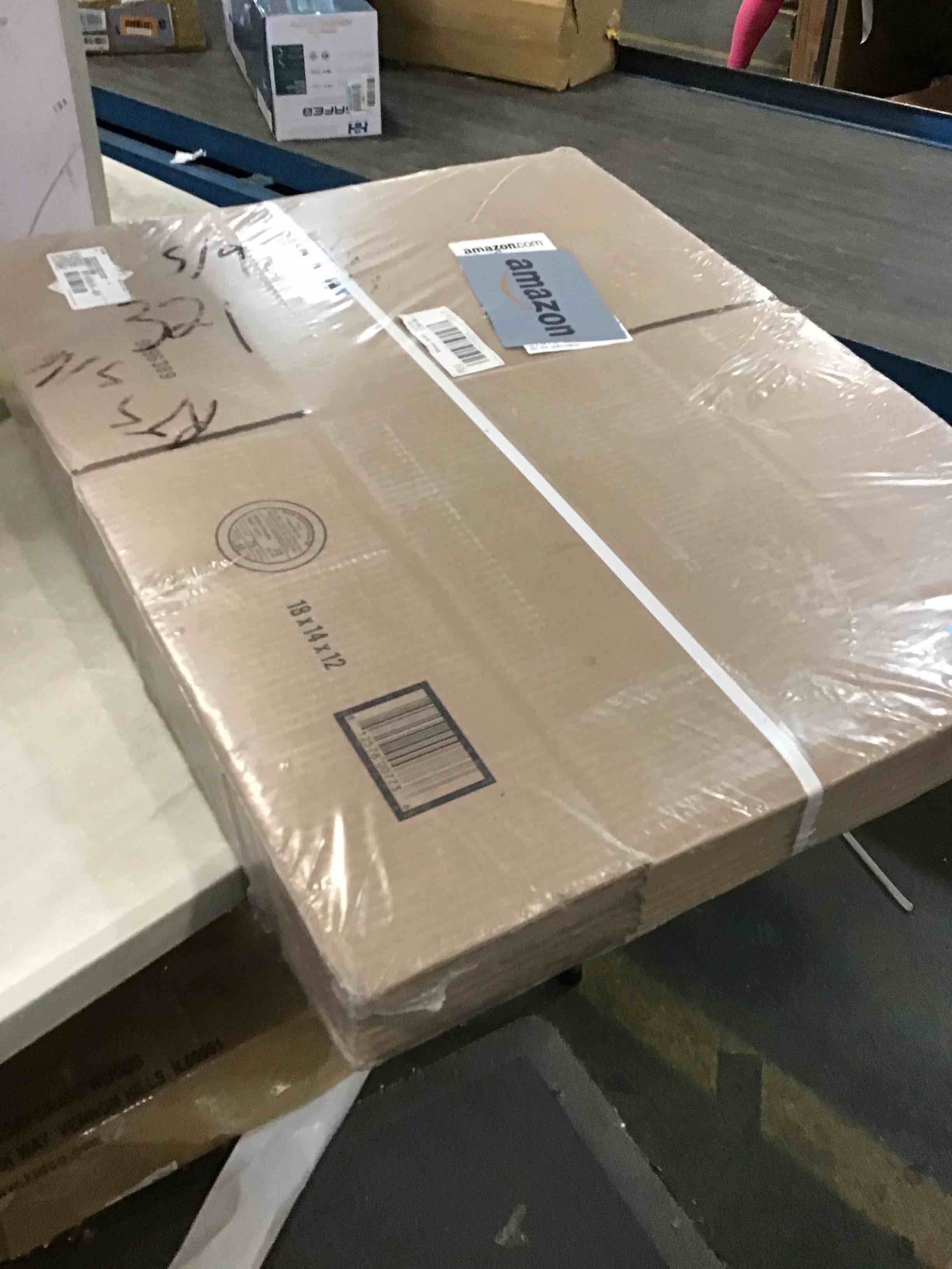 https://s3.amazonaws.com/lotting-images-prod/bidfta/RED6592913_1717604718065.jpeg