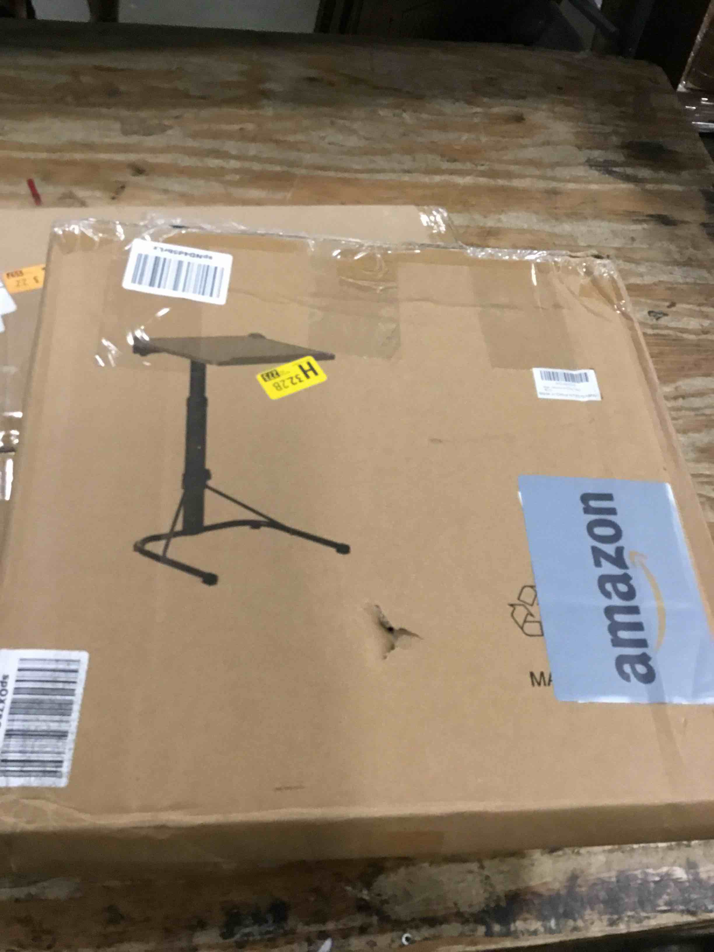 https://s3.amazonaws.com/lotting-images-prod/bidfta/RED6593014_1716495275185.jpeg