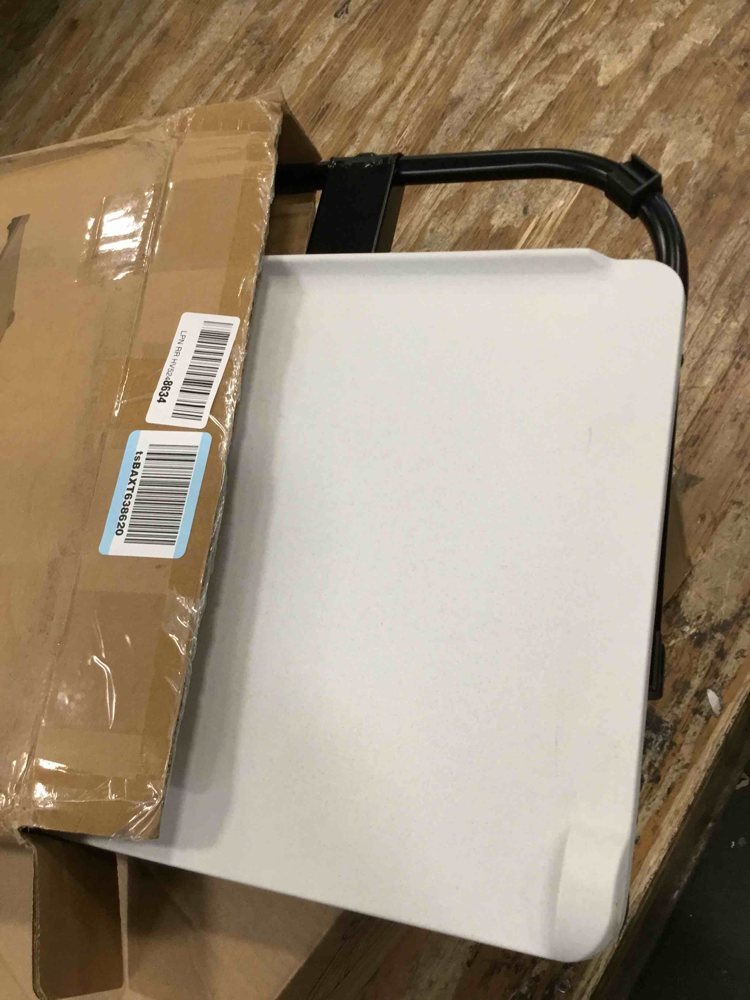 https://s3.amazonaws.com/lotting-images-prod/bidfta/RED6593014_1716495315007.jpeg