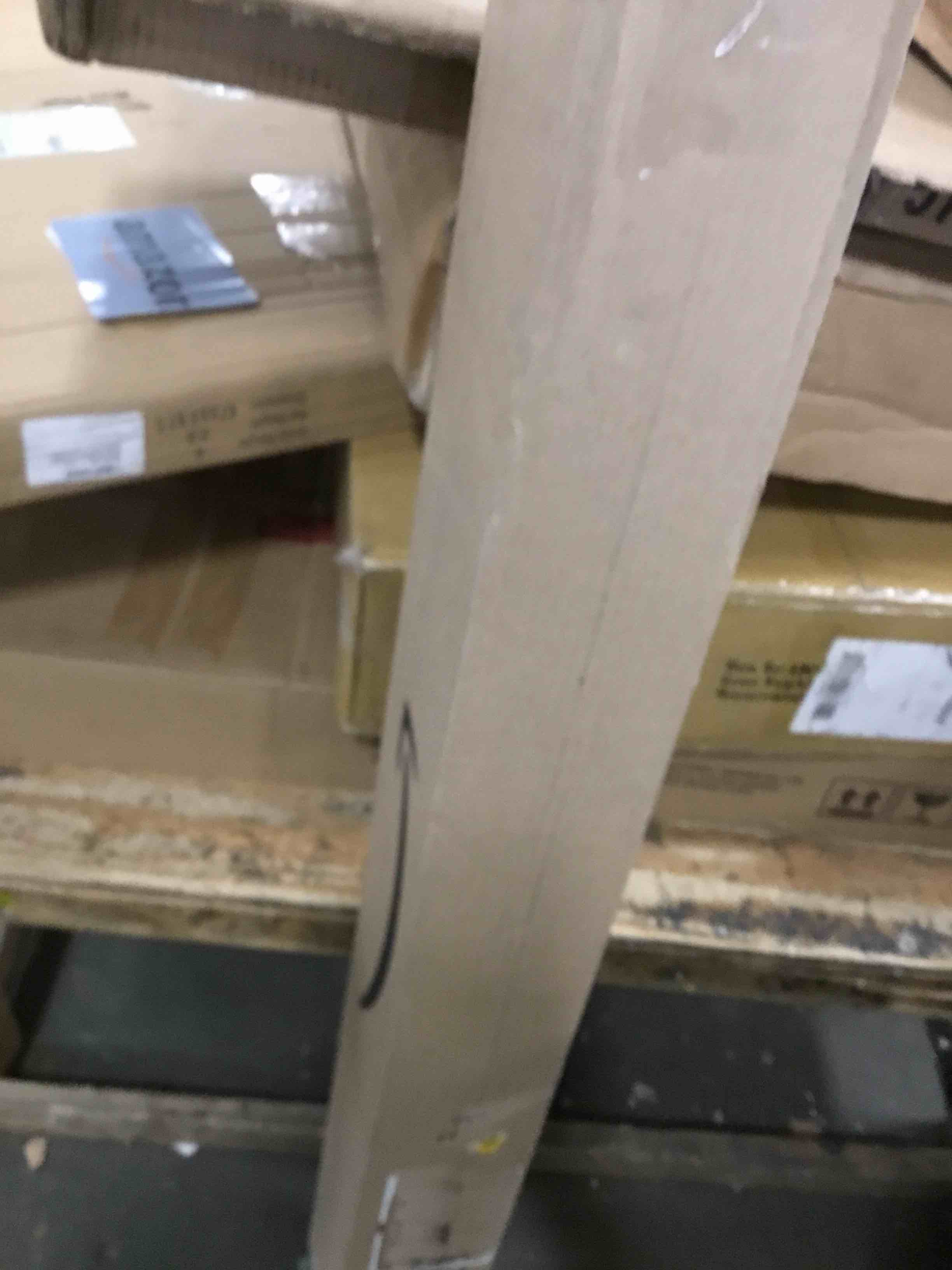 https://s3.amazonaws.com/lotting-images-prod/bidfta/RED6593088_1716558657002.jpeg