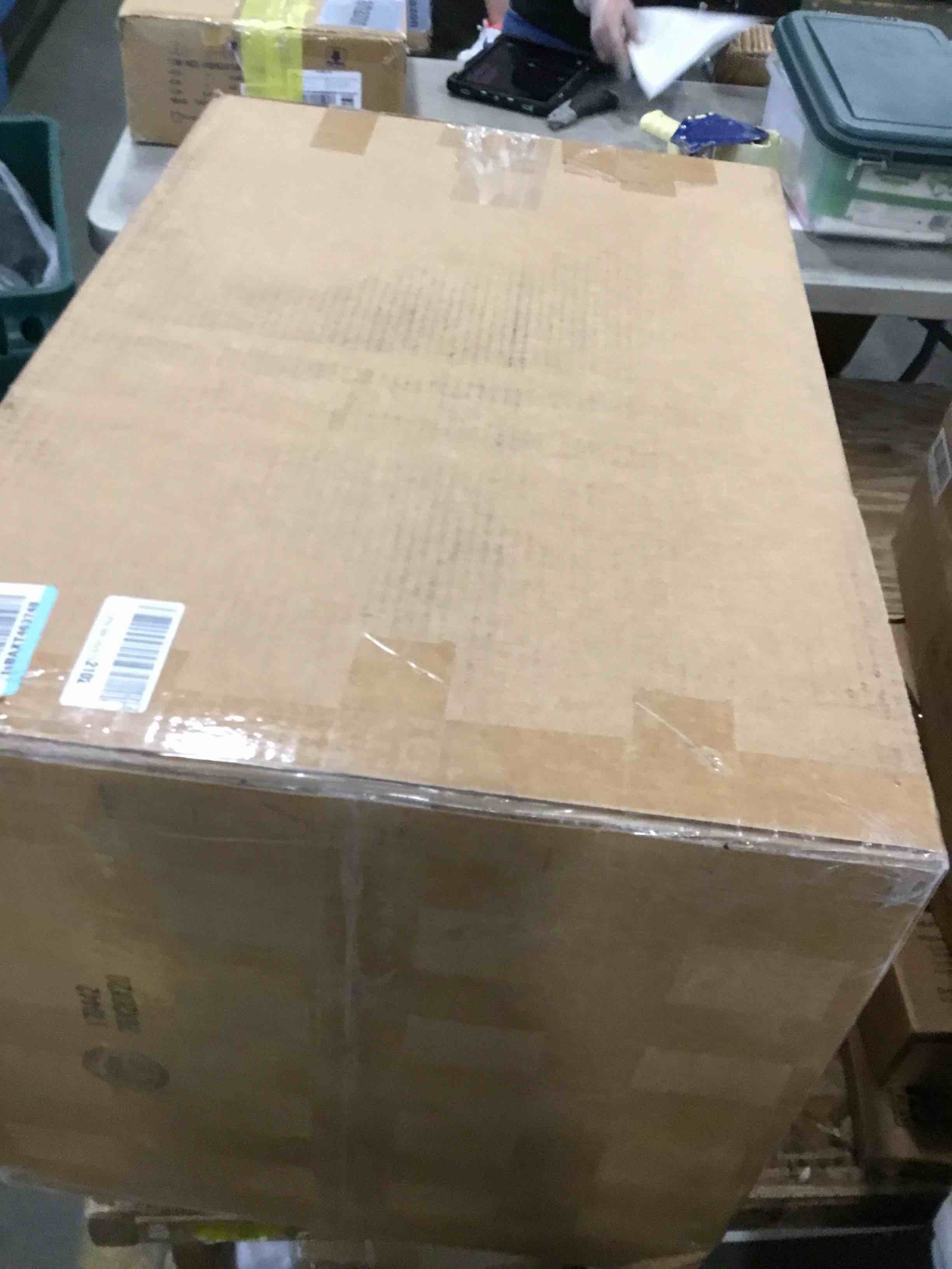 https://s3.amazonaws.com/lotting-images-prod/bidfta/RED6593268_1716904371139.jpeg