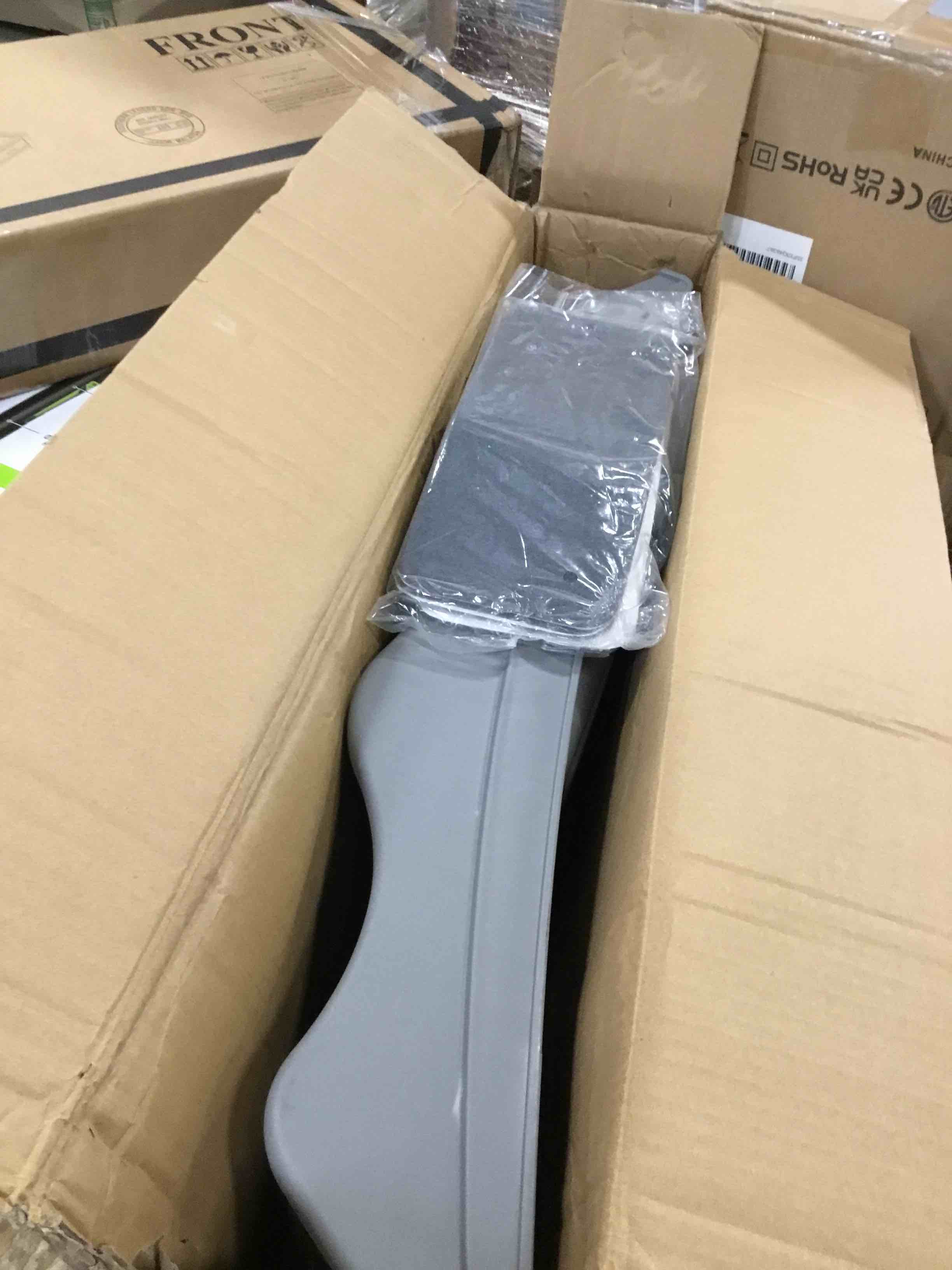 https://s3.amazonaws.com/lotting-images-prod/bidfta/RED6593500_1716993212786.jpeg