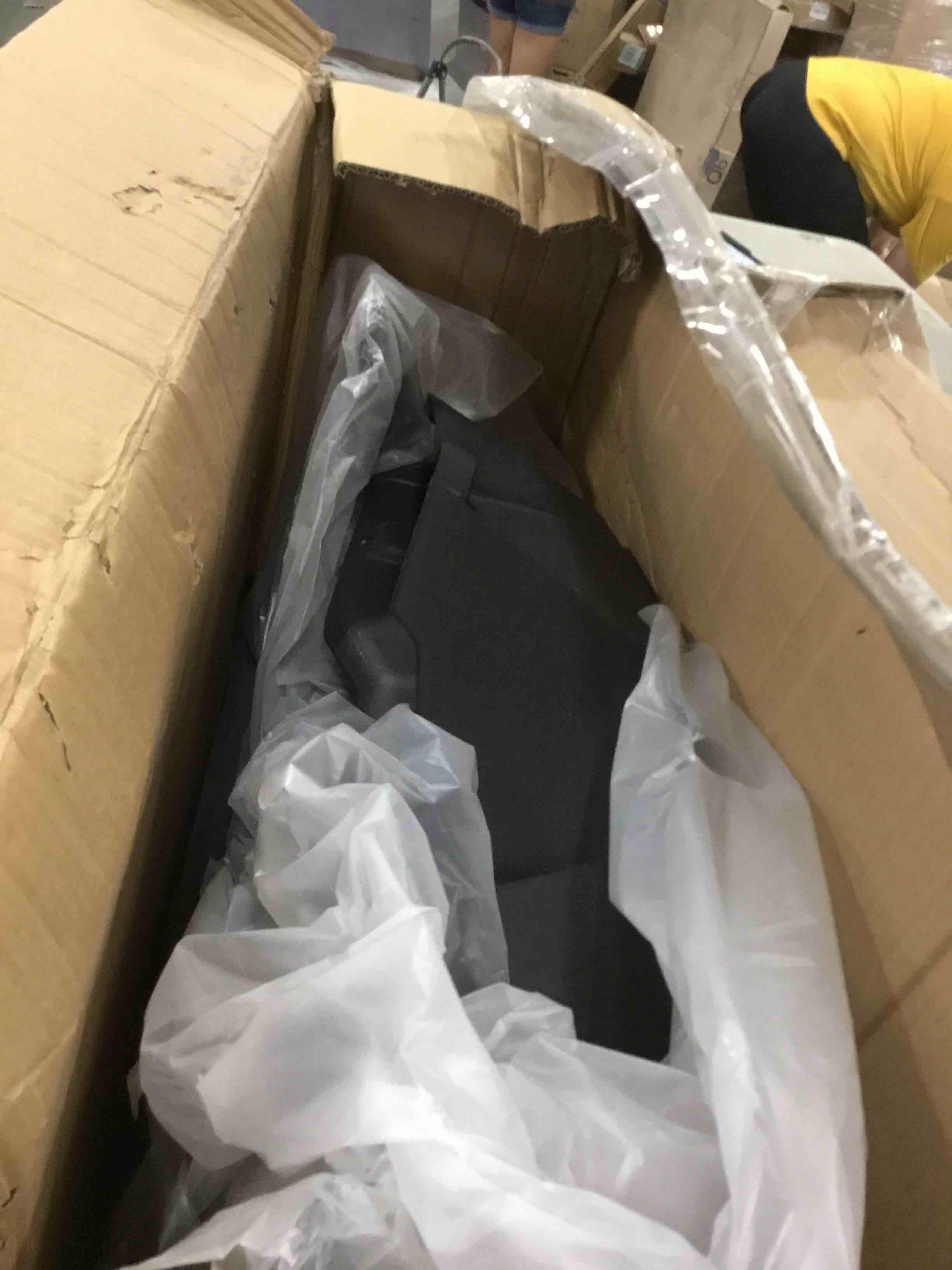 https://s3.amazonaws.com/lotting-images-prod/bidfta/RED6593535_1716999466951.jpeg