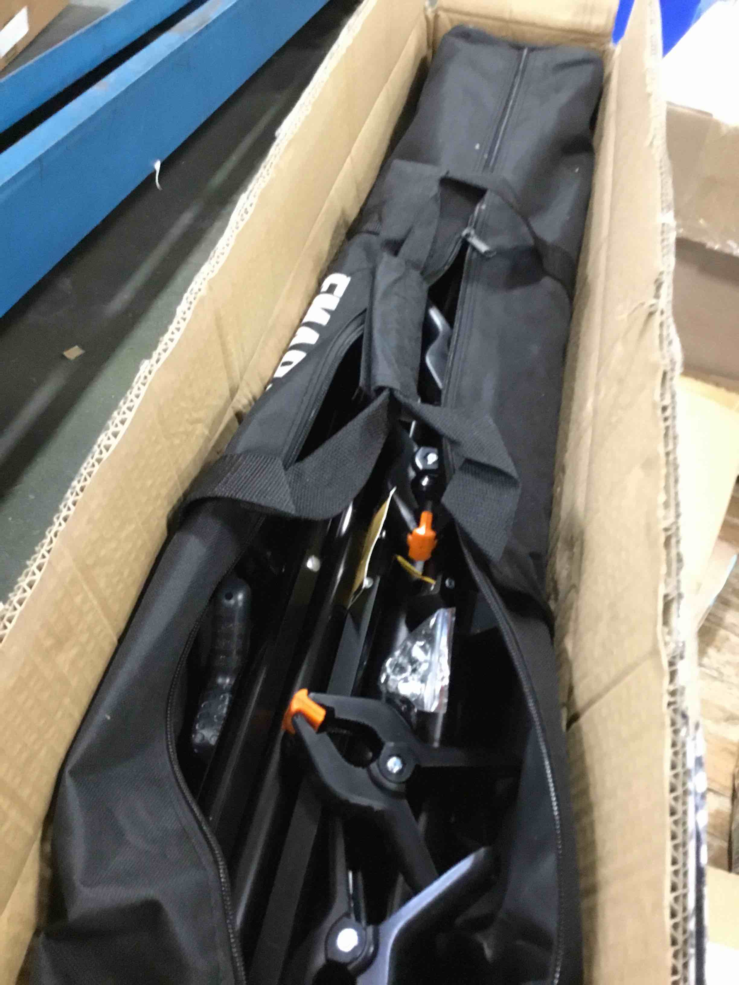https://s3.amazonaws.com/lotting-images-prod/bidfta/RED6593584_1717010705241.jpeg