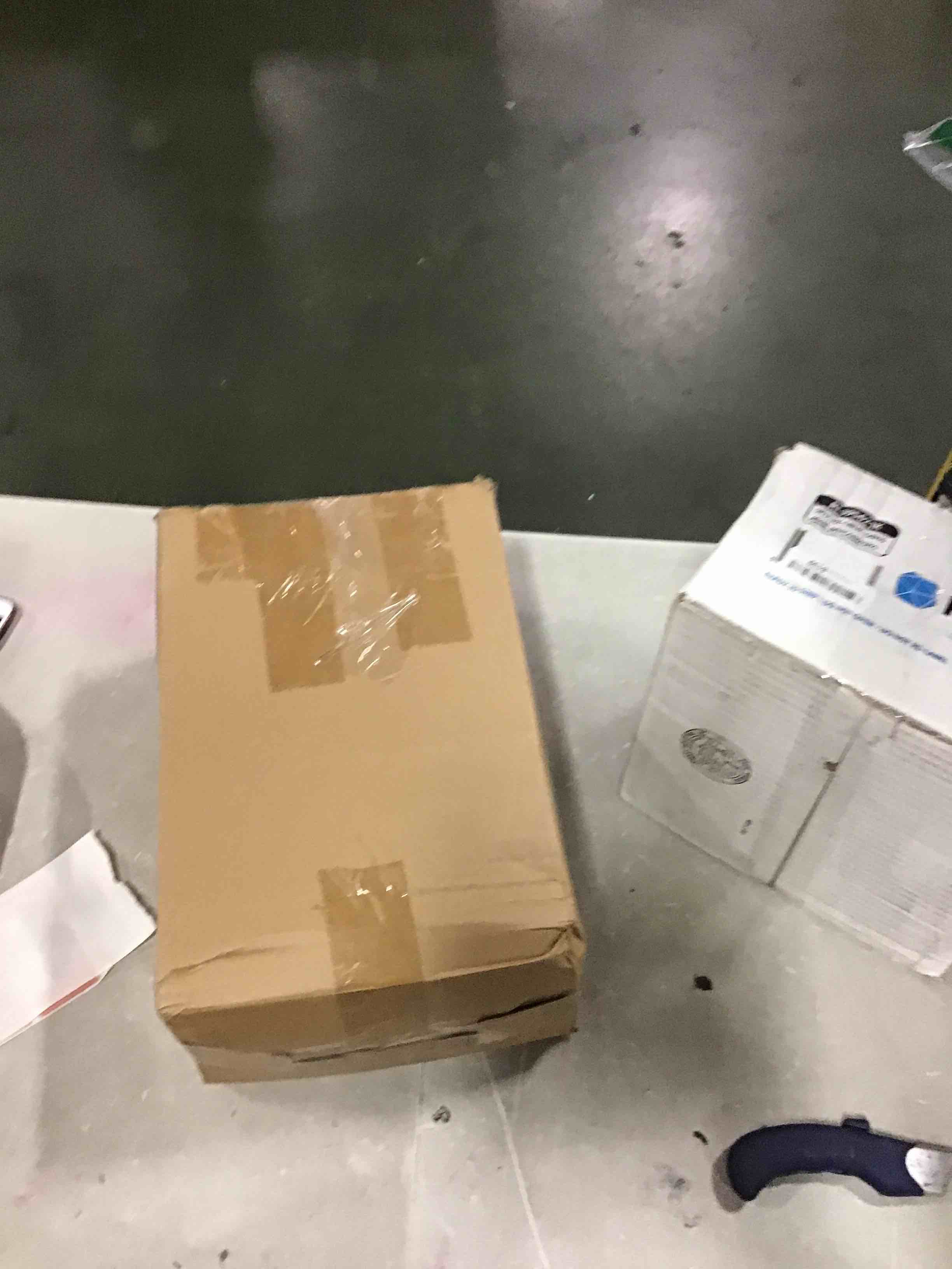 https://s3.amazonaws.com/lotting-images-prod/bidfta/RED6594514_1716294620336.jpeg