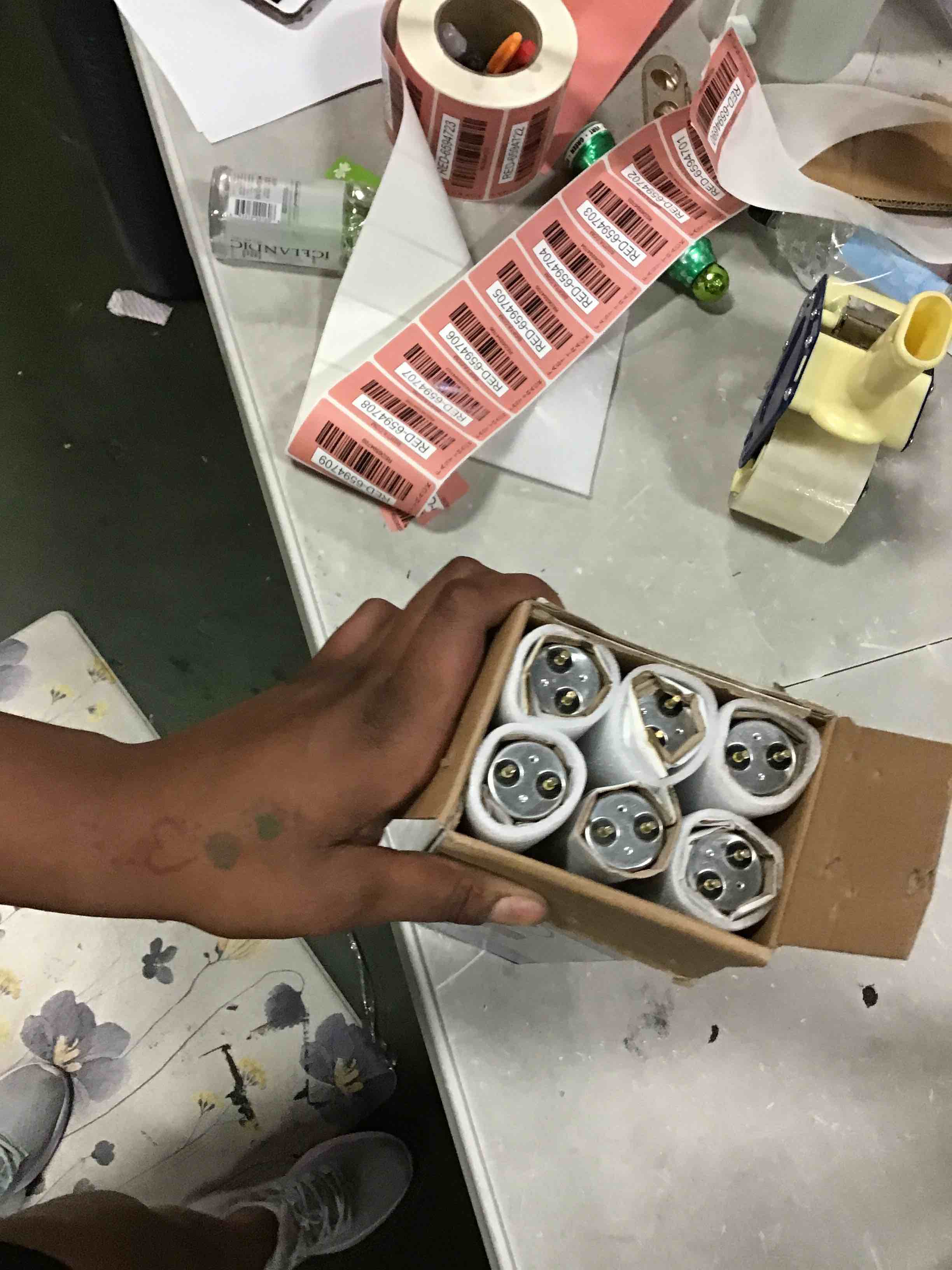 https://s3.amazonaws.com/lotting-images-prod/bidfta/RED6594701_1716310751337.jpeg