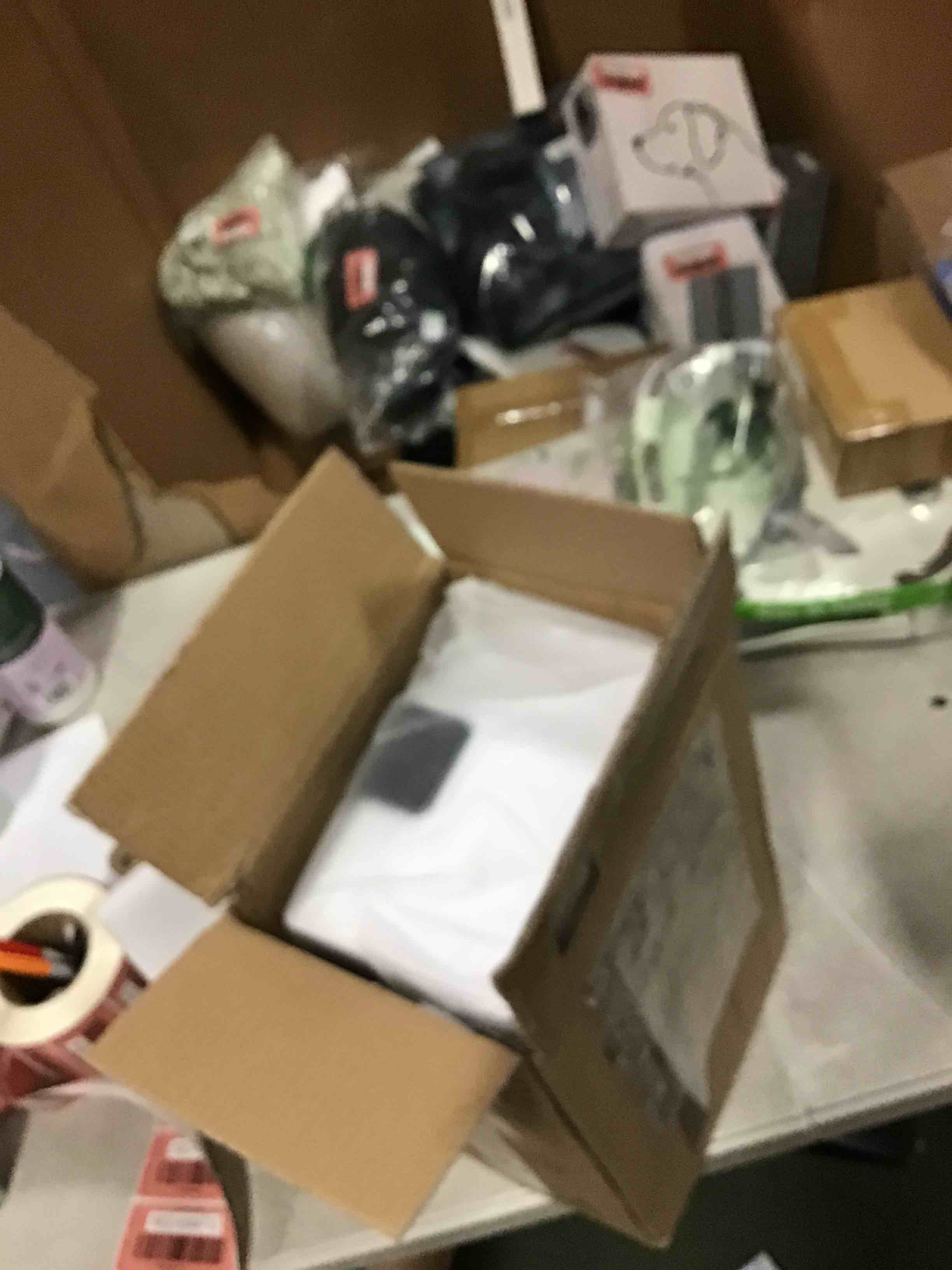 https://s3.amazonaws.com/lotting-images-prod/bidfta/RED6594709_1716311836743.jpeg