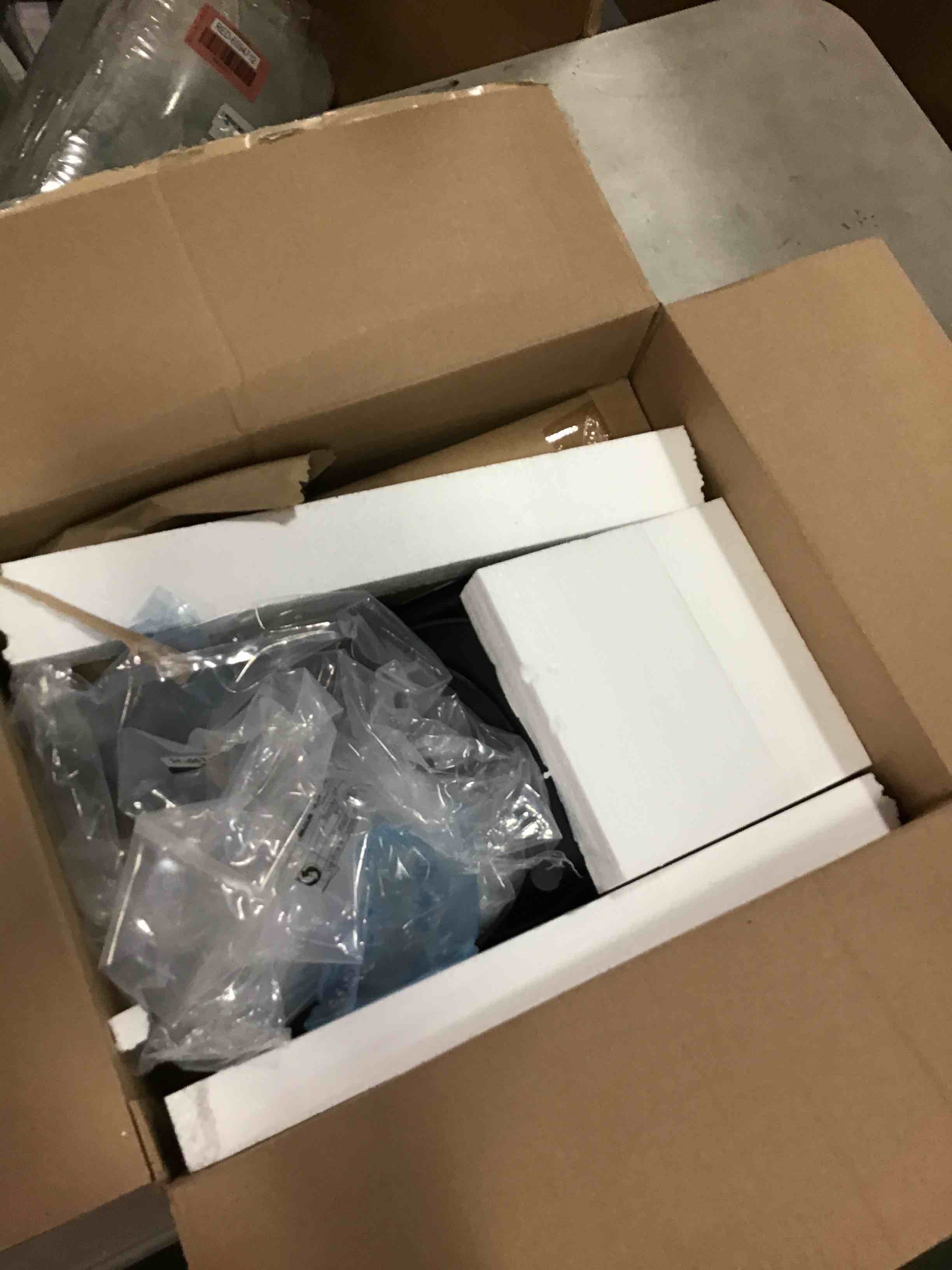 https://s3.amazonaws.com/lotting-images-prod/bidfta/RED6594719_1716312312729.jpeg