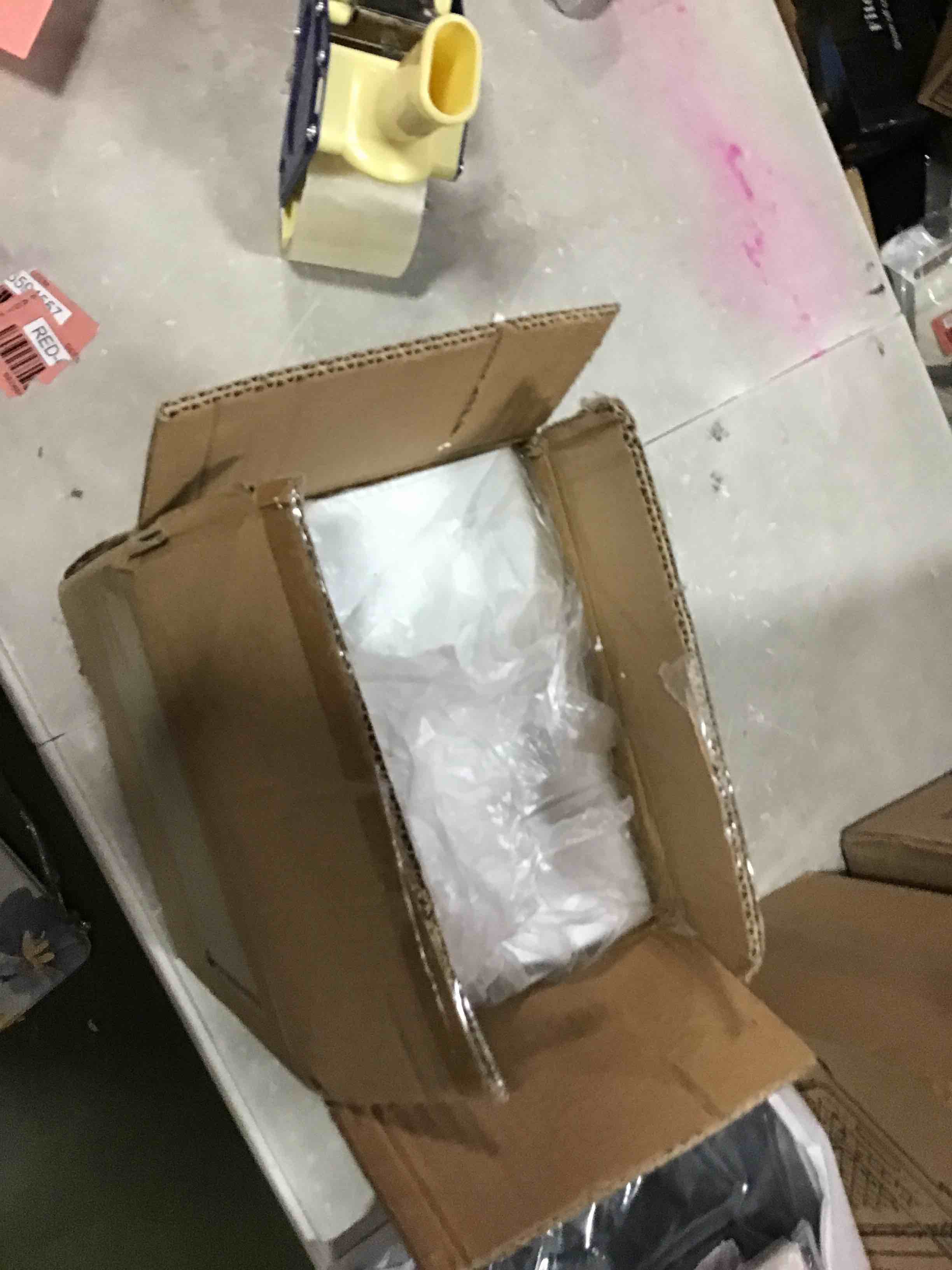 https://s3.amazonaws.com/lotting-images-prod/bidfta/RED6594722_1716312541579.jpeg