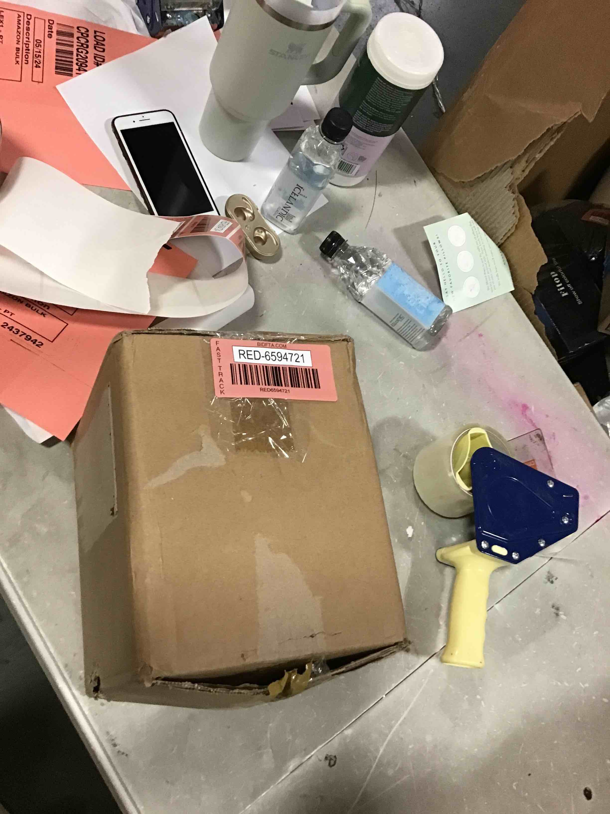 https://s3.amazonaws.com/lotting-images-prod/bidfta/RED6594722_1716312588323.jpeg