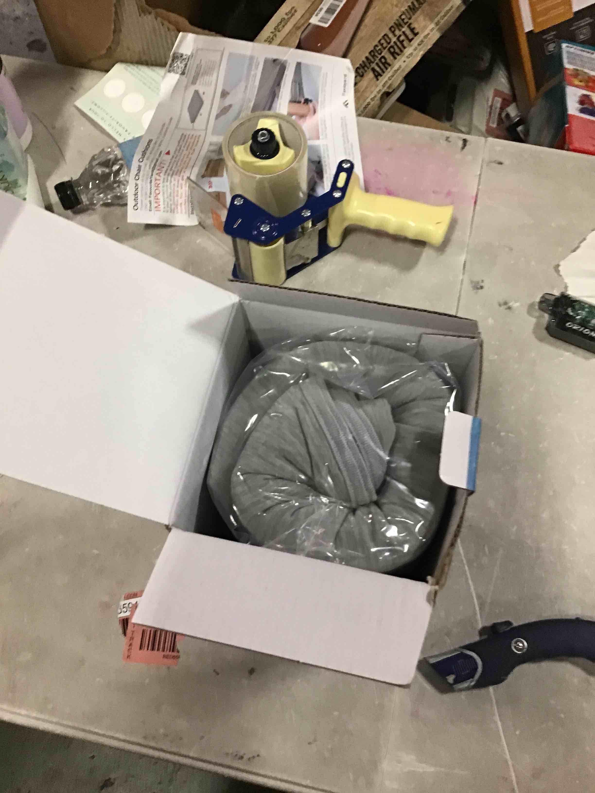 https://s3.amazonaws.com/lotting-images-prod/bidfta/RED6594738_1716316840221.jpeg