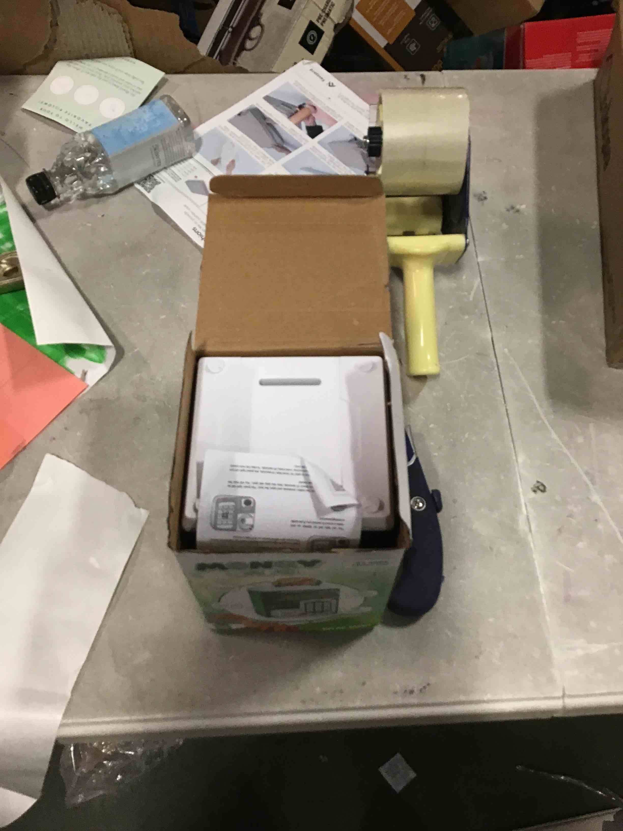 https://s3.amazonaws.com/lotting-images-prod/bidfta/RED6594745_1716317484601.jpeg