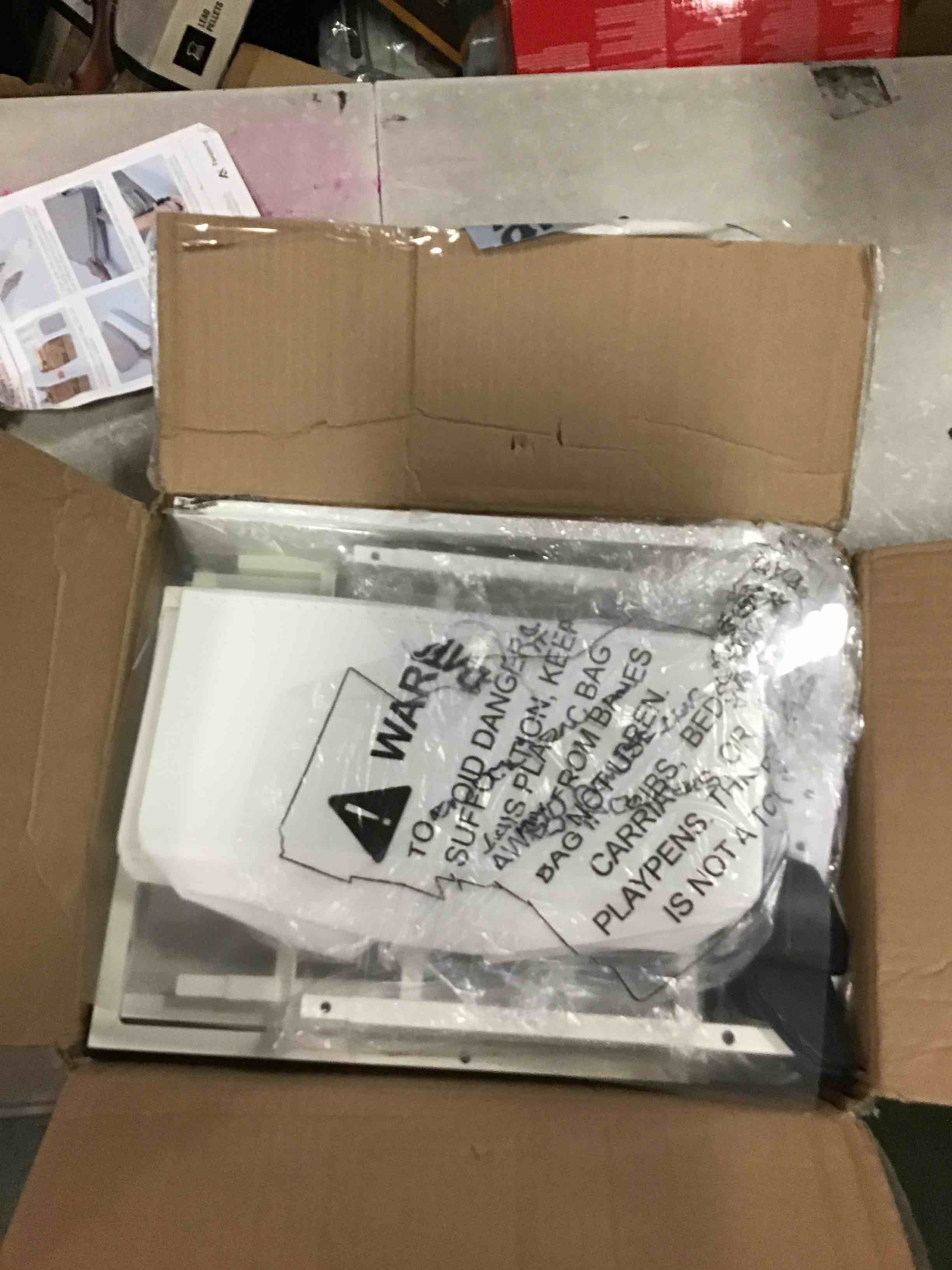 https://s3.amazonaws.com/lotting-images-prod/bidfta/RED6594748_1716318120192.jpeg