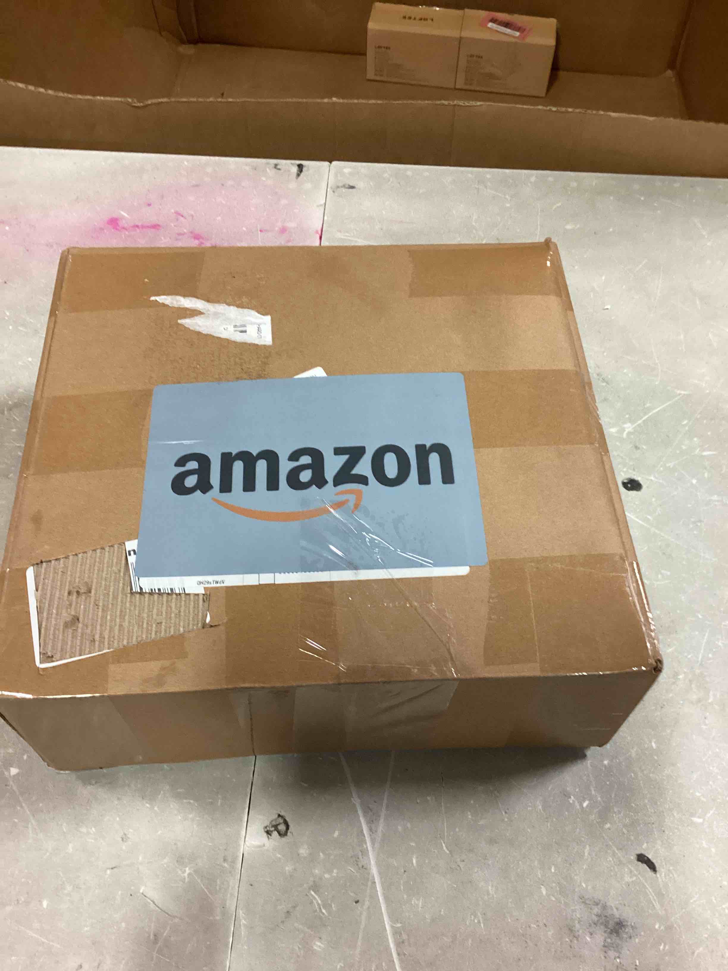 https://s3.amazonaws.com/lotting-images-prod/bidfta/RED6594971_1716397626787.jpeg
