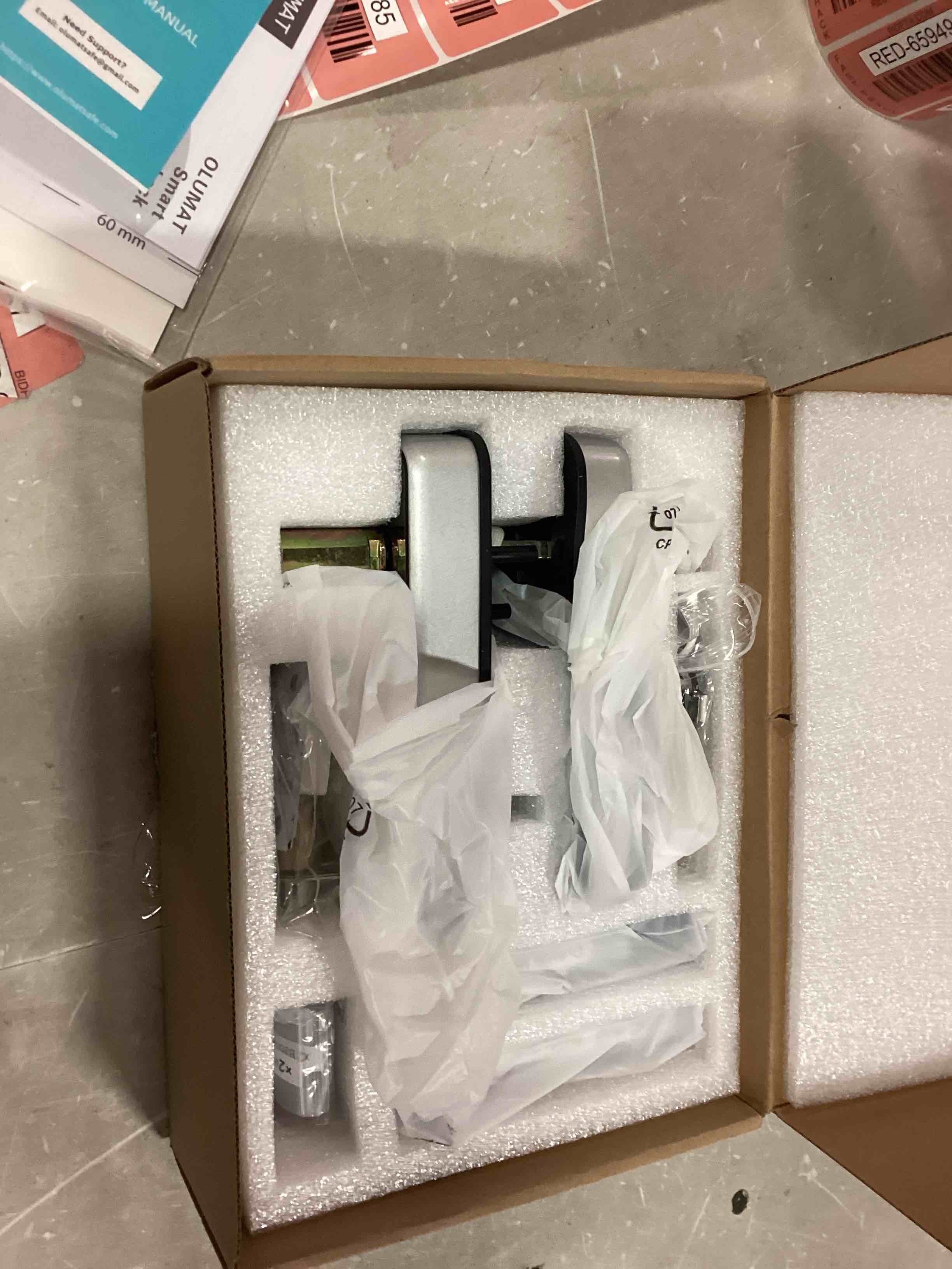 https://s3.amazonaws.com/lotting-images-prod/bidfta/RED6594983_1716398821966.jpeg