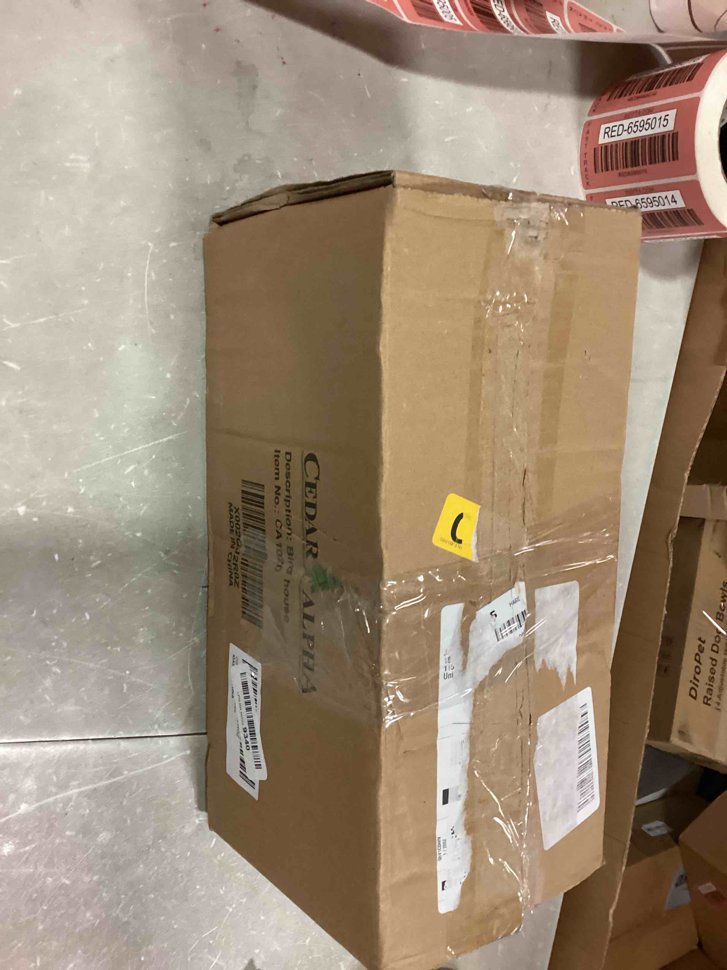 https://s3.amazonaws.com/lotting-images-prod/bidfta/RED6594999_1716400224856.jpeg