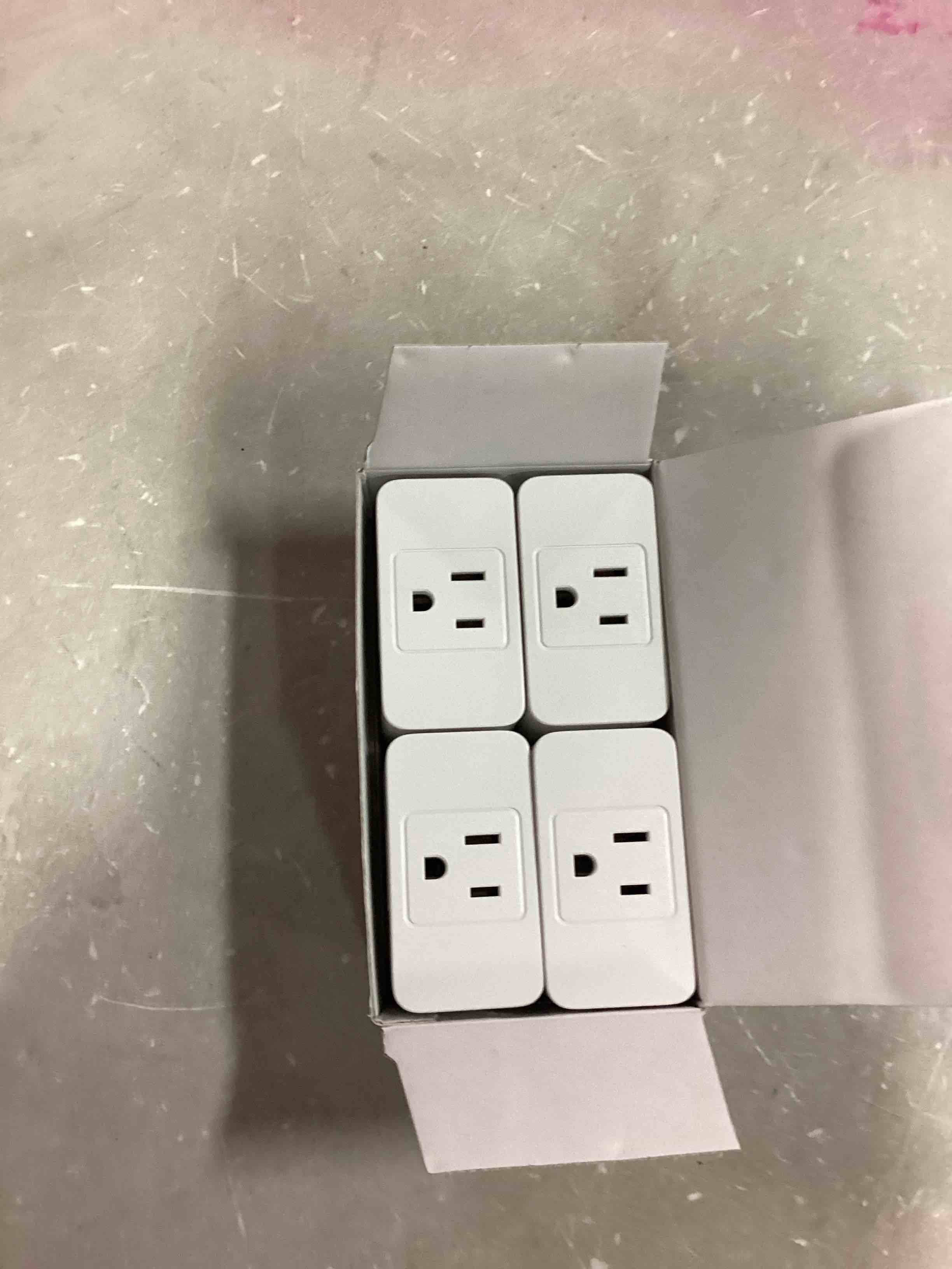 https://s3.amazonaws.com/lotting-images-prod/bidfta/RED6595009_1716402178678.jpeg