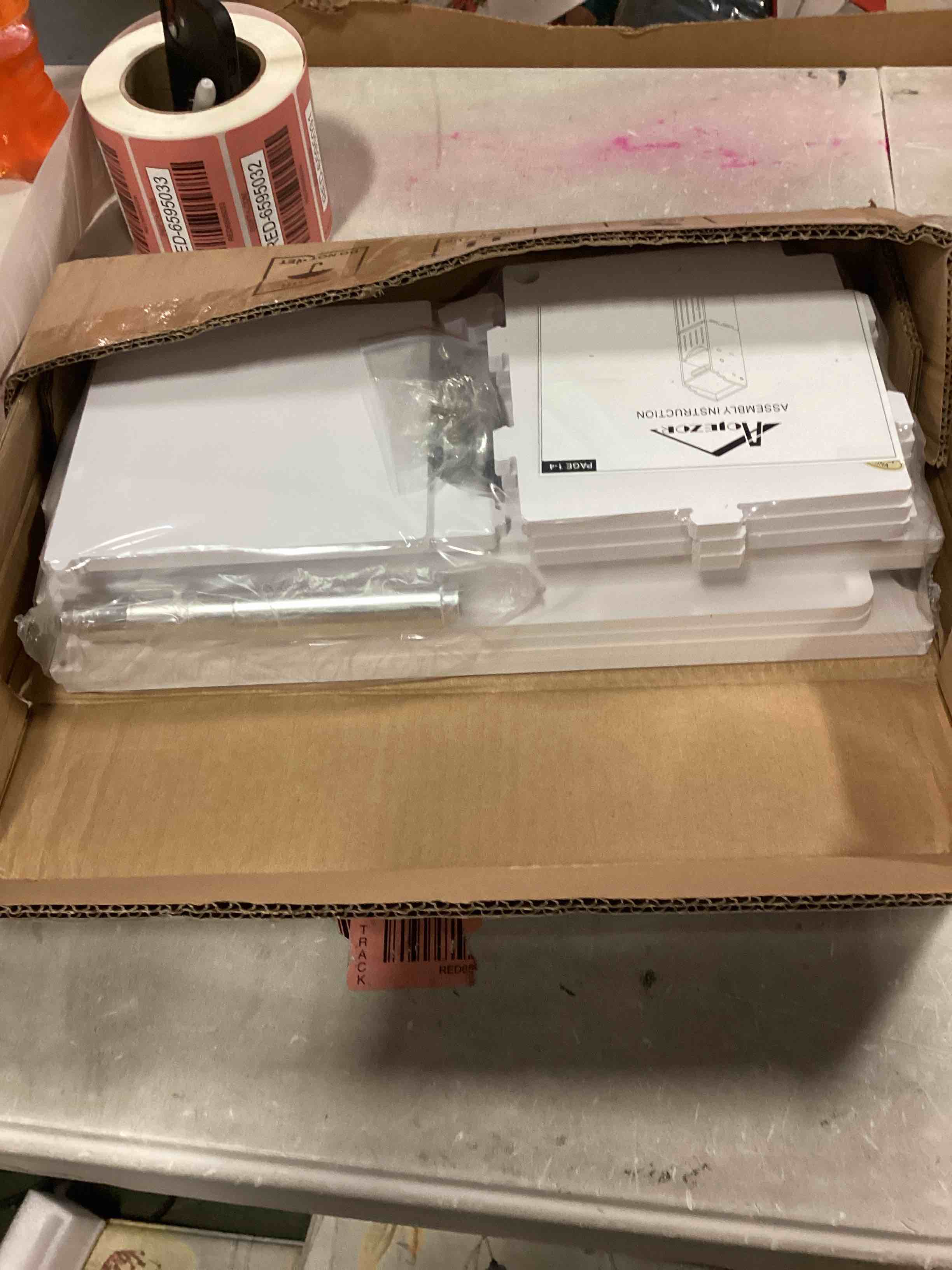 https://s3.amazonaws.com/lotting-images-prod/bidfta/RED6595020_1716402915354.jpeg