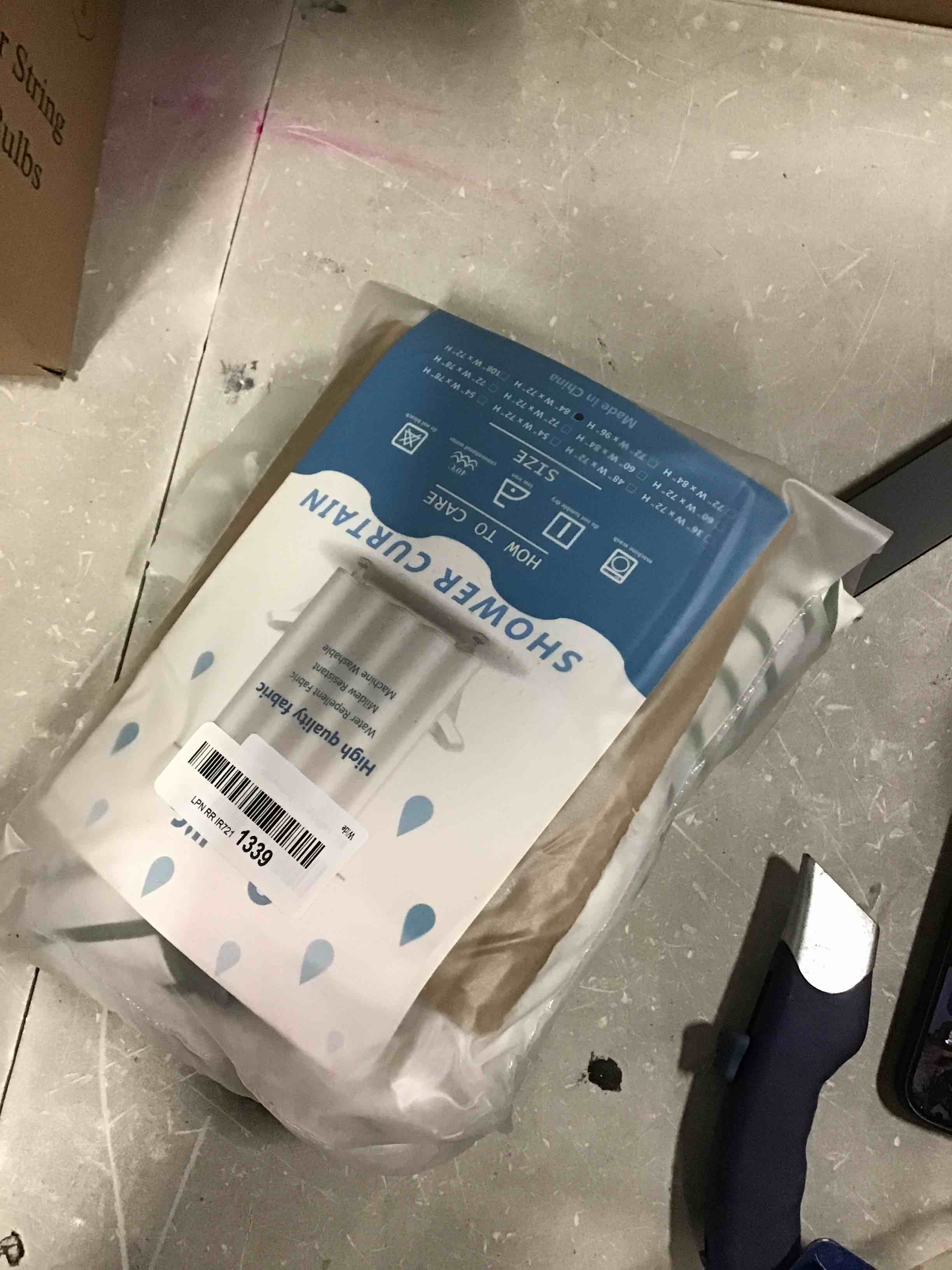 https://s3.amazonaws.com/lotting-images-prod/bidfta/RED6595890_1716900745378.jpeg
