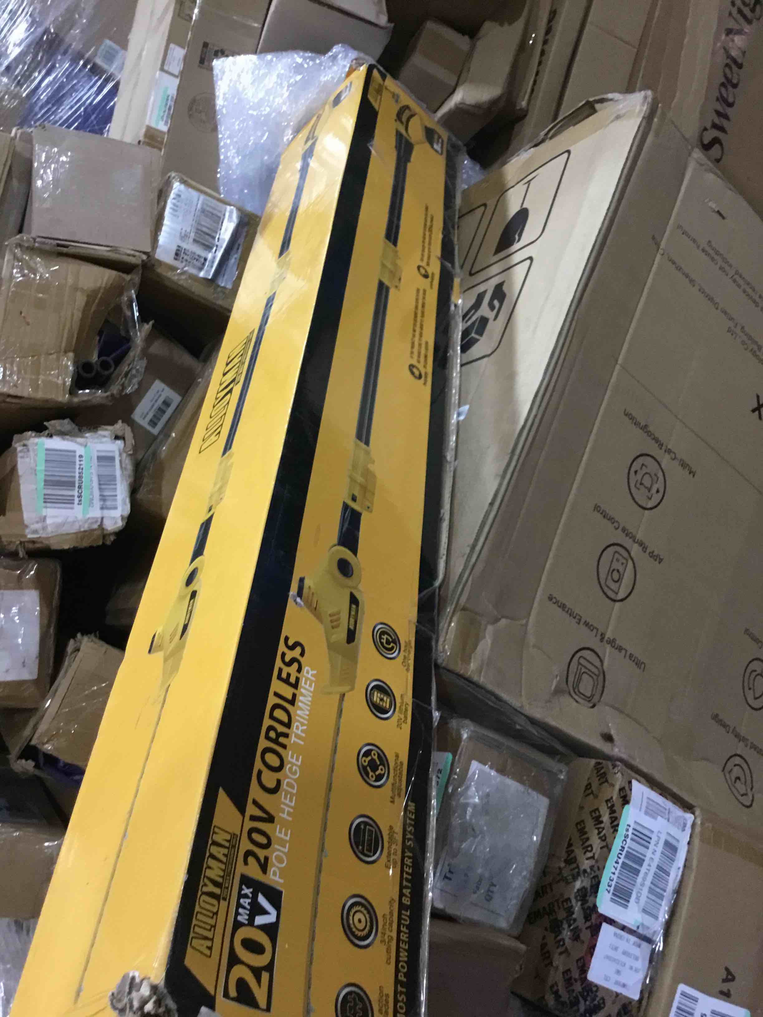 https://s3.amazonaws.com/lotting-images-prod/bidfta/RED6595992_1722455420199.jpeg