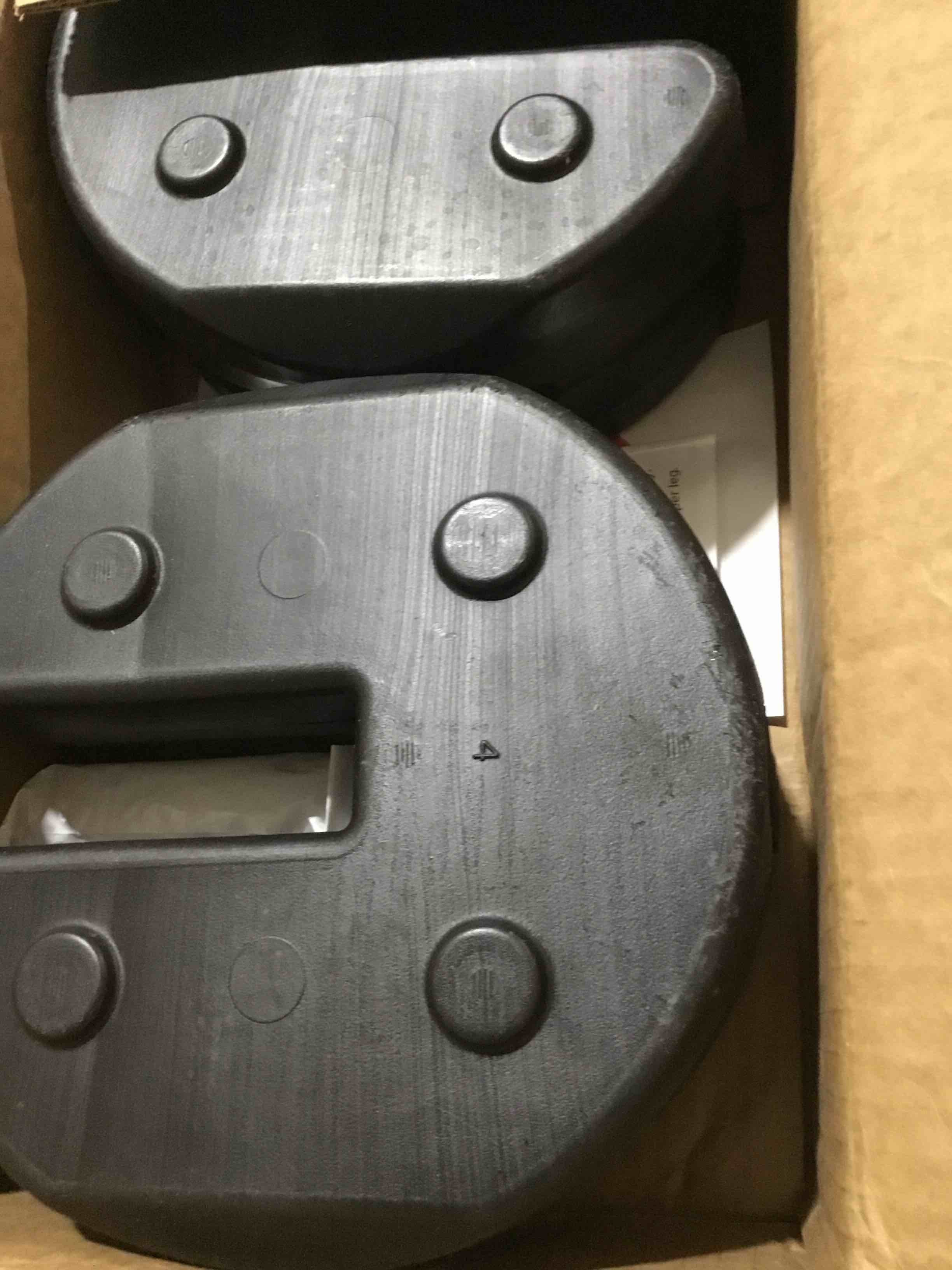 https://s3.amazonaws.com/lotting-images-prod/bidfta/RED6596276_1722627283493.jpeg