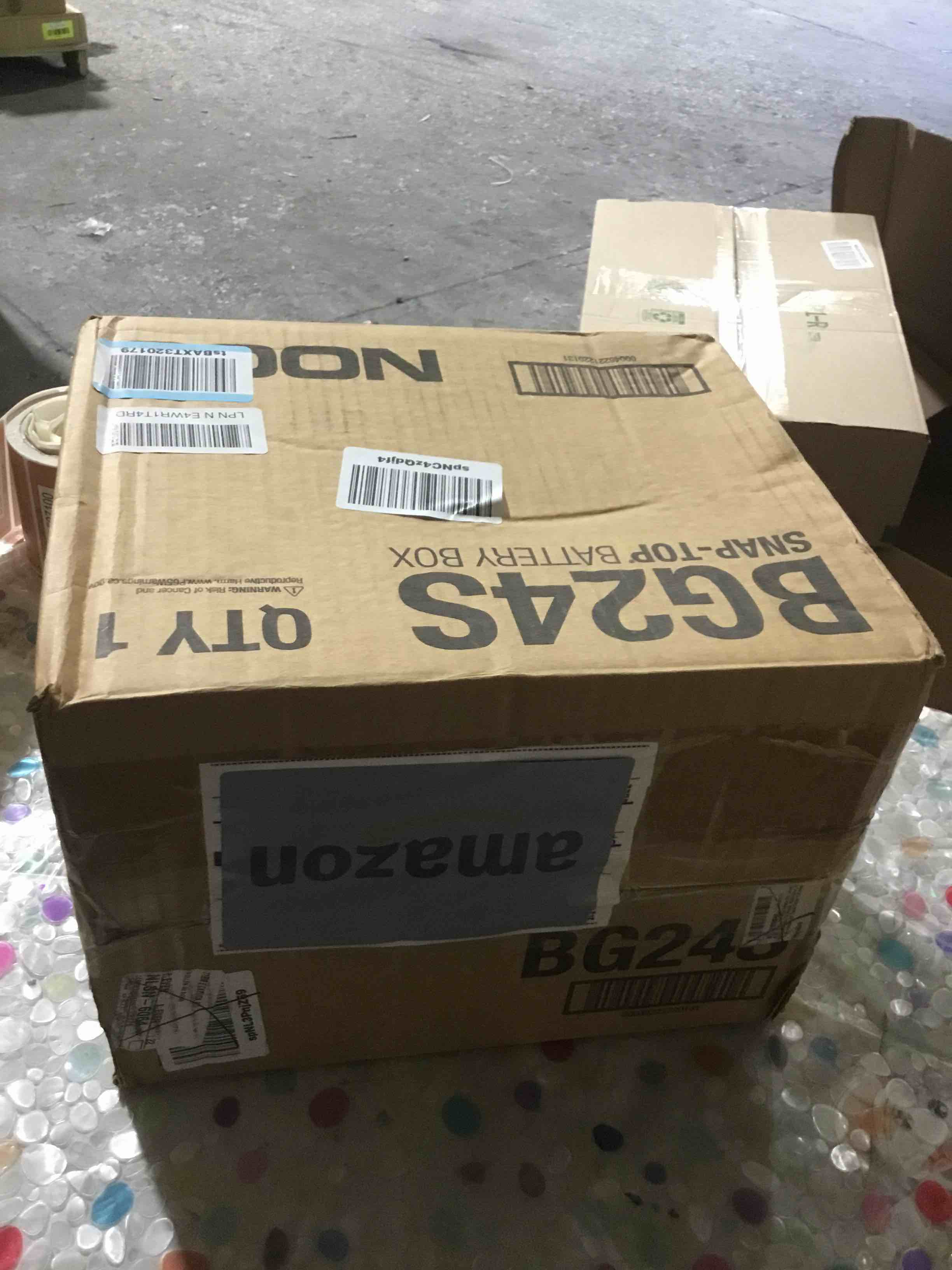 https://s3.amazonaws.com/lotting-images-prod/bidfta/RED6597088_1723653903895.jpeg