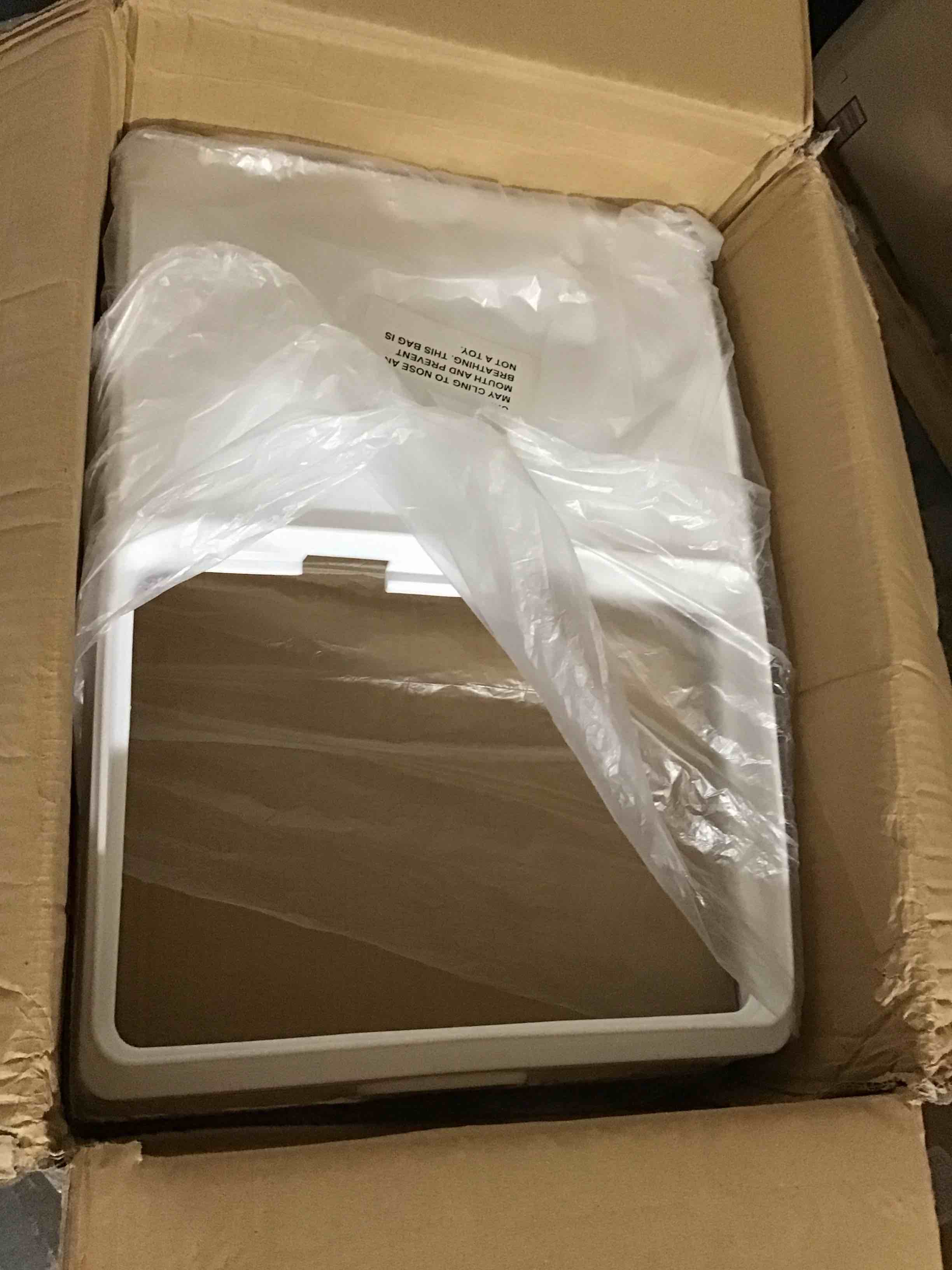 https://s3.amazonaws.com/lotting-images-prod/bidfta/RED6597207_1723734175747.jpeg