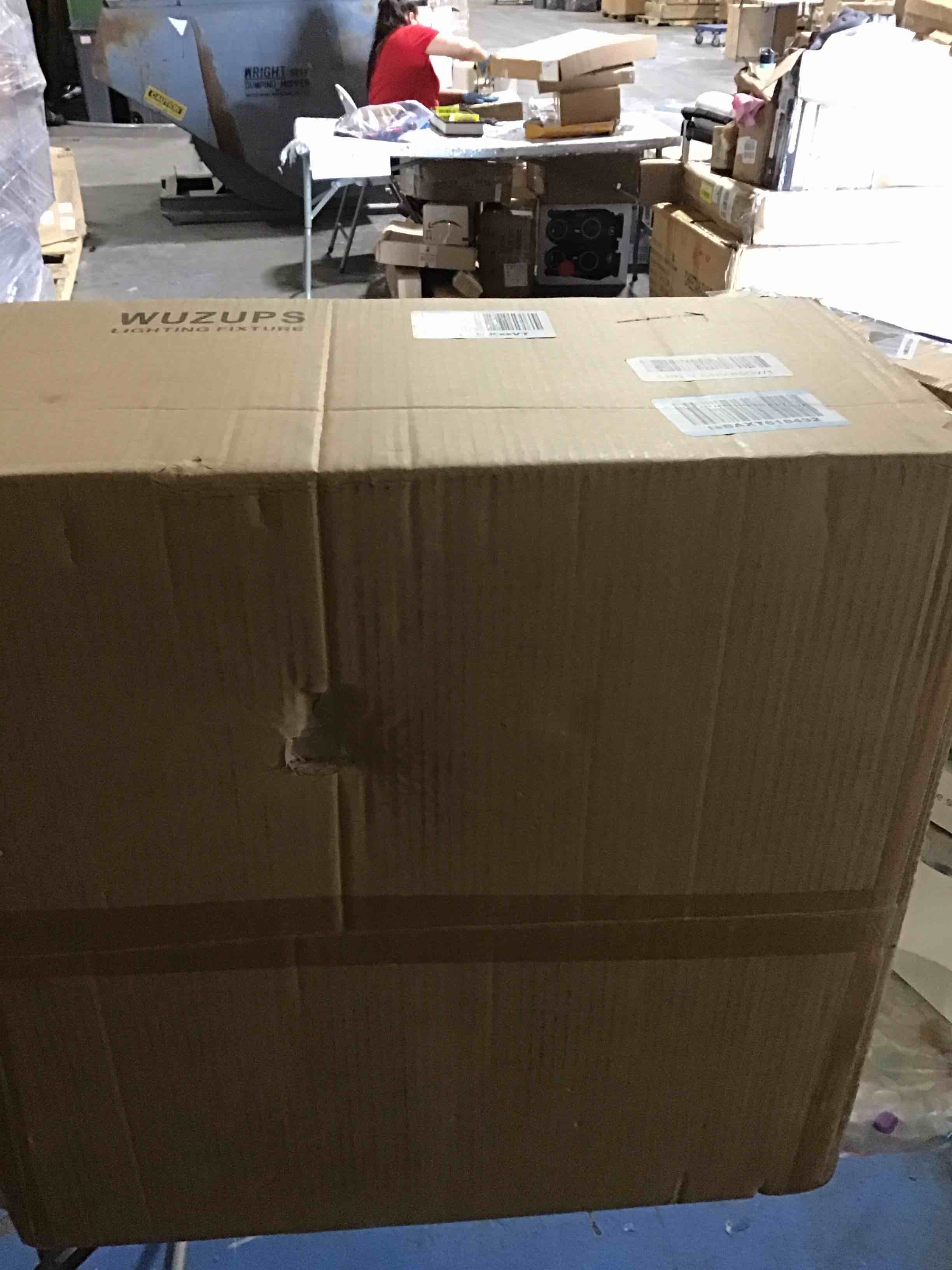 https://s3.amazonaws.com/lotting-images-prod/bidfta/RED6597219_1723736070905.jpeg