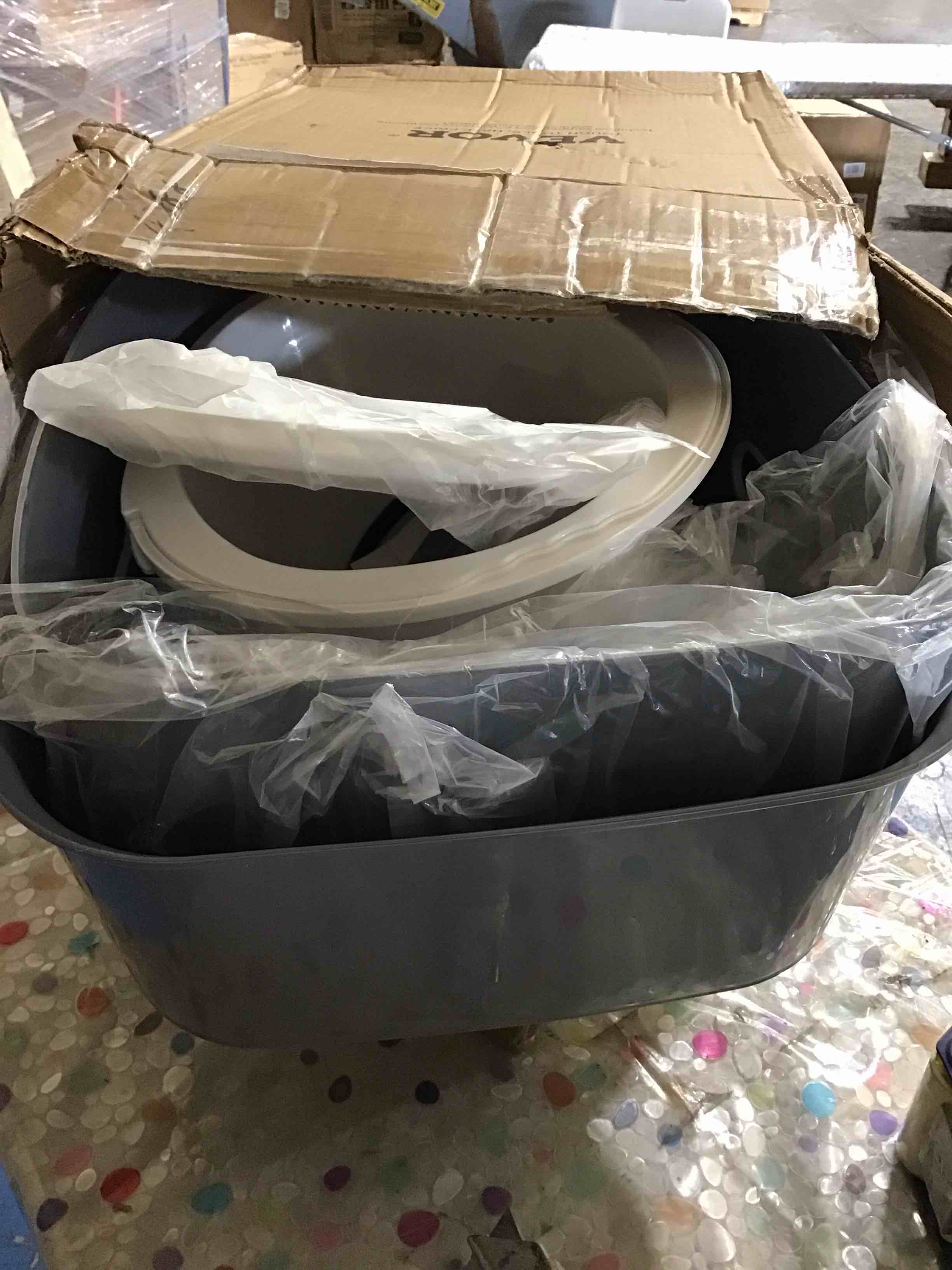 https://s3.amazonaws.com/lotting-images-prod/bidfta/RED6597259_1723745909931.jpeg