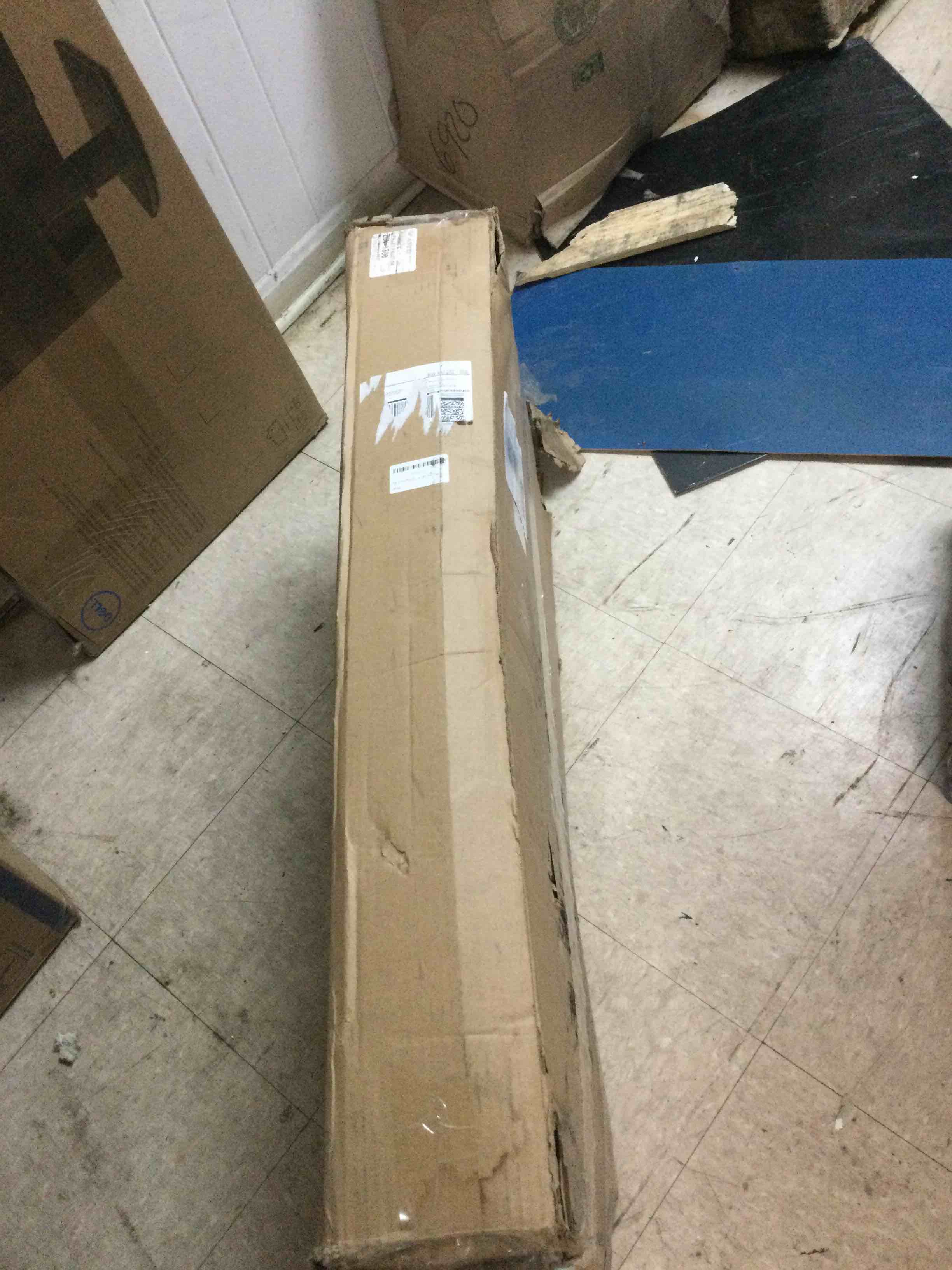 https://s3.amazonaws.com/lotting-images-prod/bidfta/RED6597307_1725373376301.jpeg