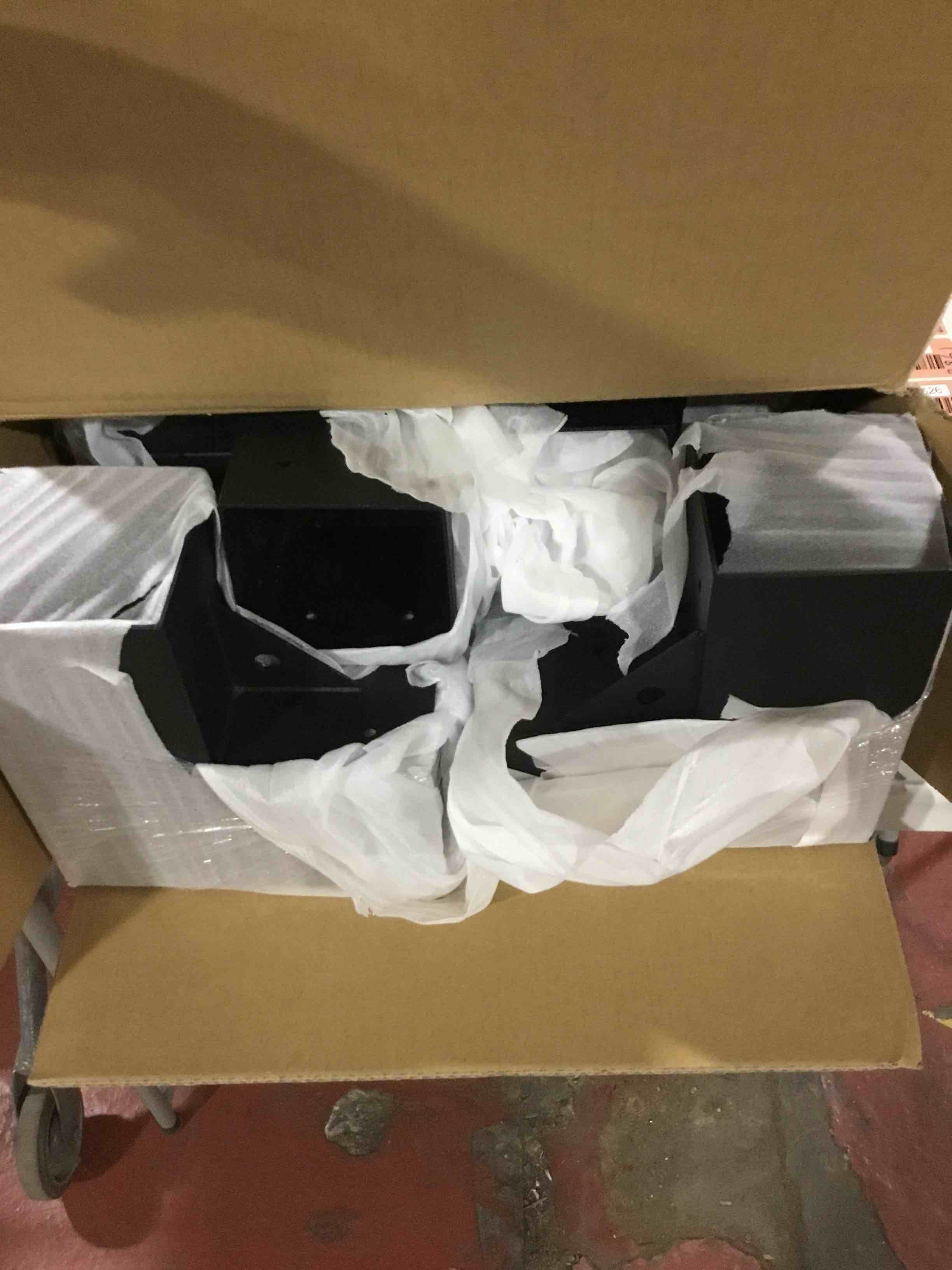 https://s3.amazonaws.com/lotting-images-prod/bidfta/RED6597621_1718738185937.jpeg