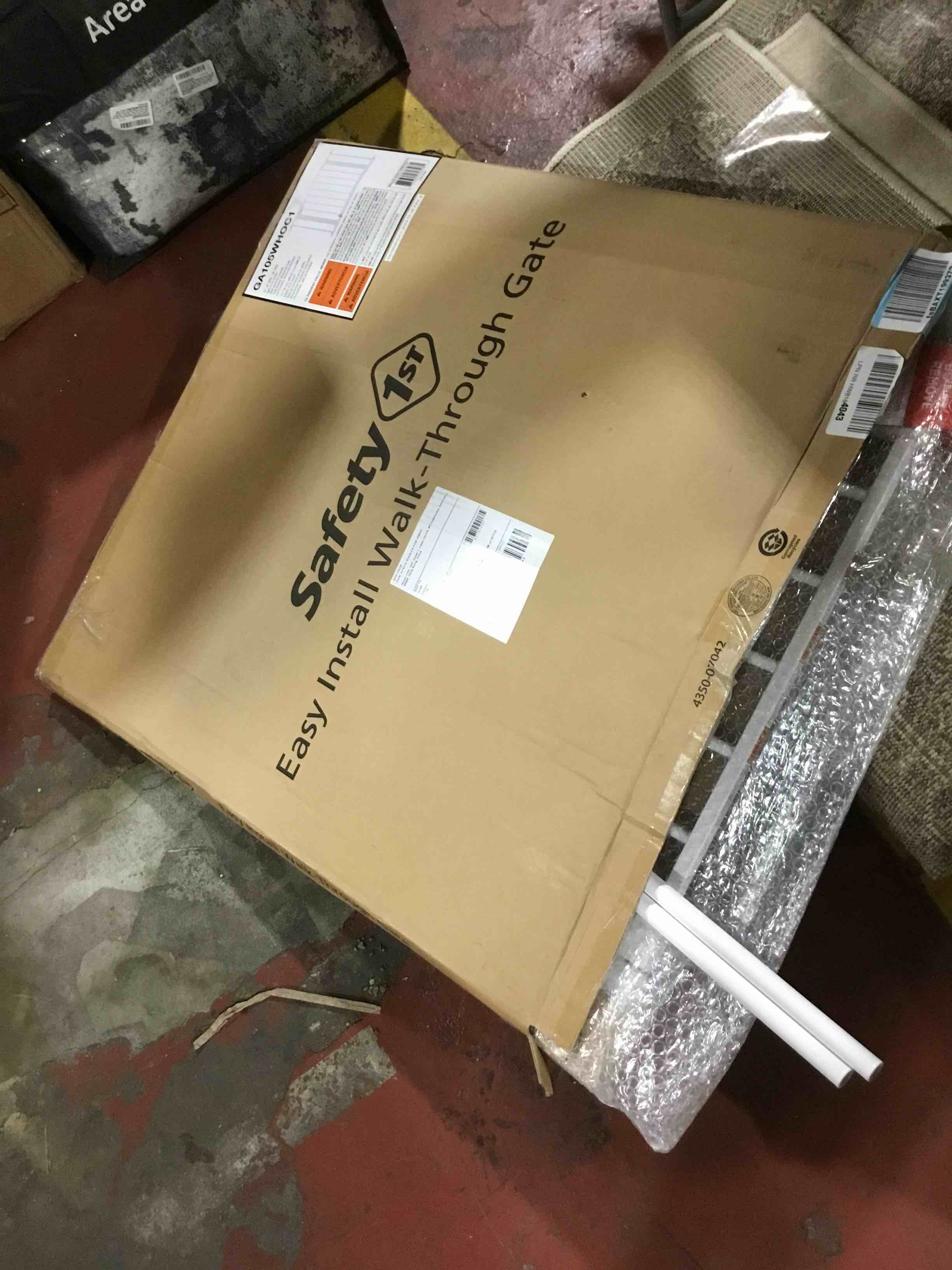 https://s3.amazonaws.com/lotting-images-prod/bidfta/RED6597629_1718739428369.jpeg