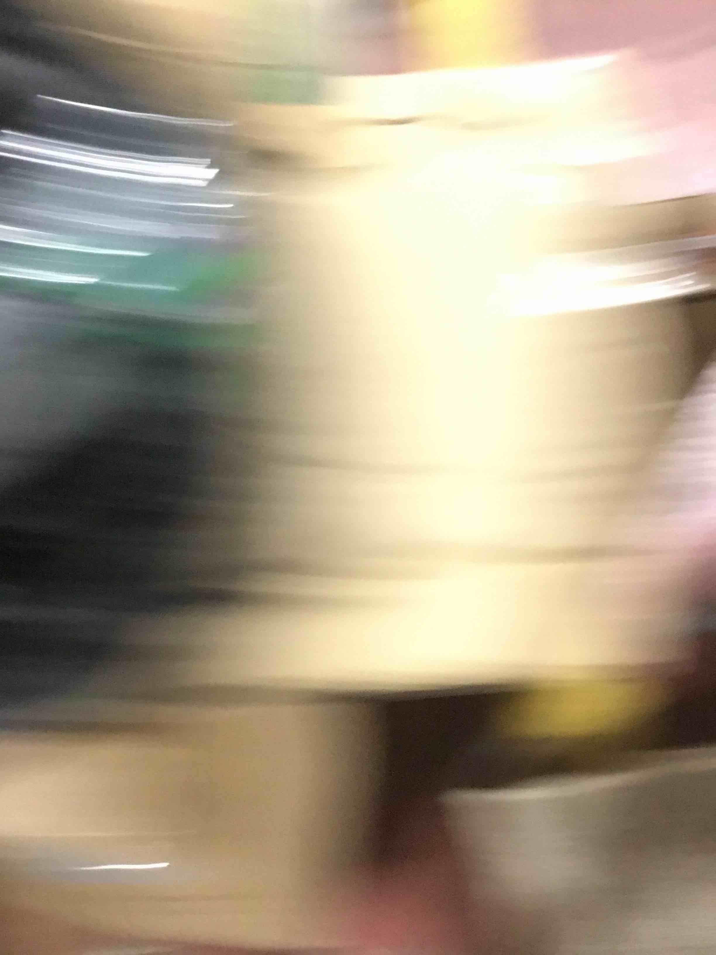 https://s3.amazonaws.com/lotting-images-prod/bidfta/RED6597638_1718740983288.jpeg