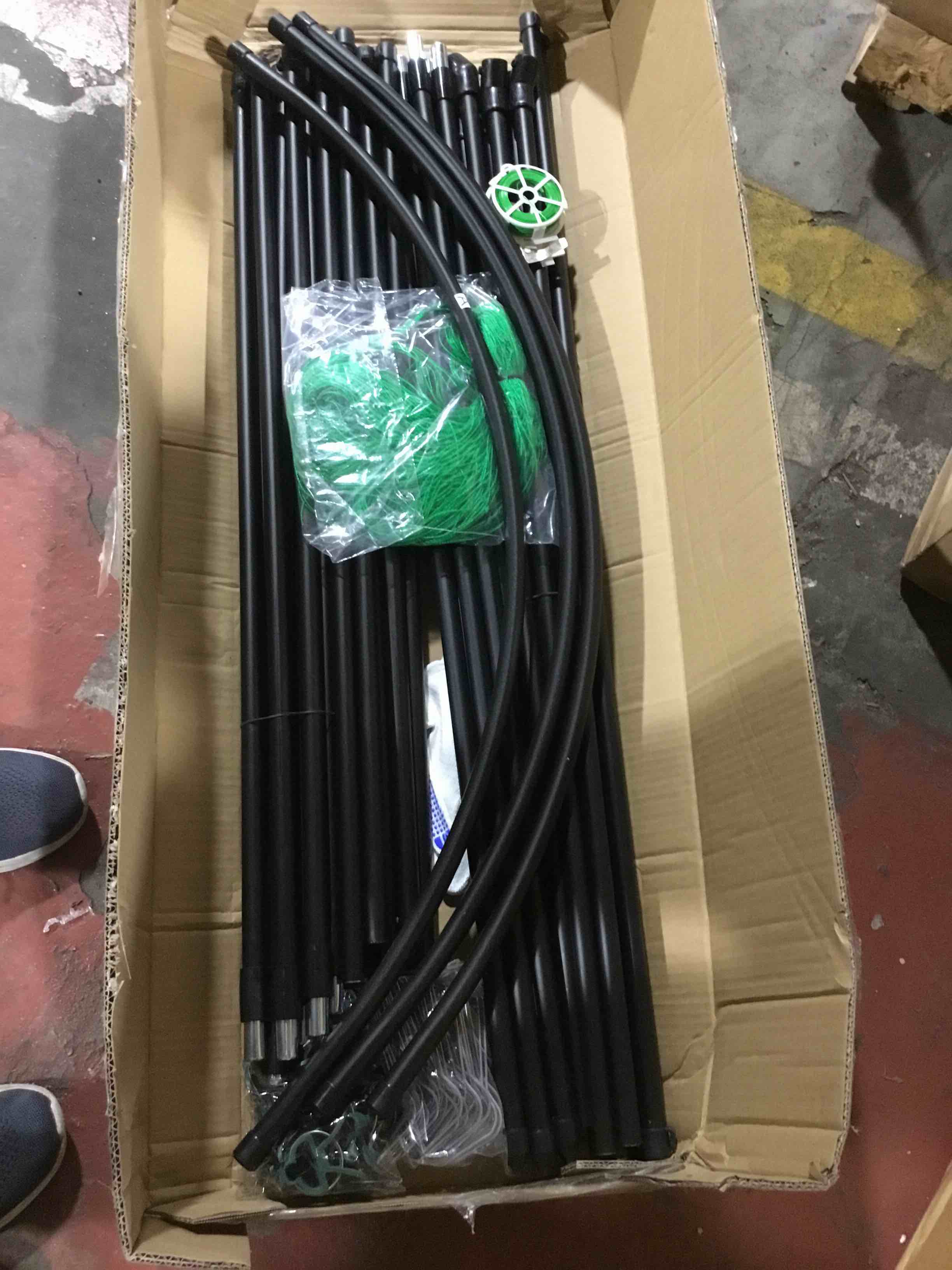 https://s3.amazonaws.com/lotting-images-prod/bidfta/RED6597641_1718741604718.jpeg