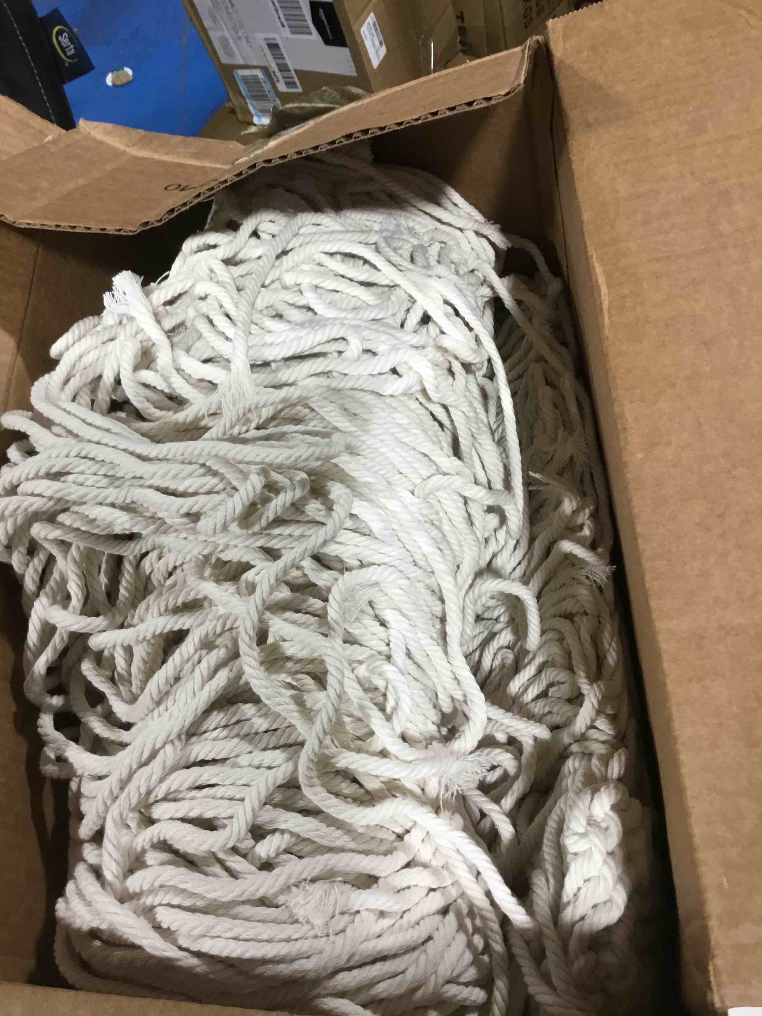 https://s3.amazonaws.com/lotting-images-prod/bidfta/RED6598358_1719584207706.jpeg