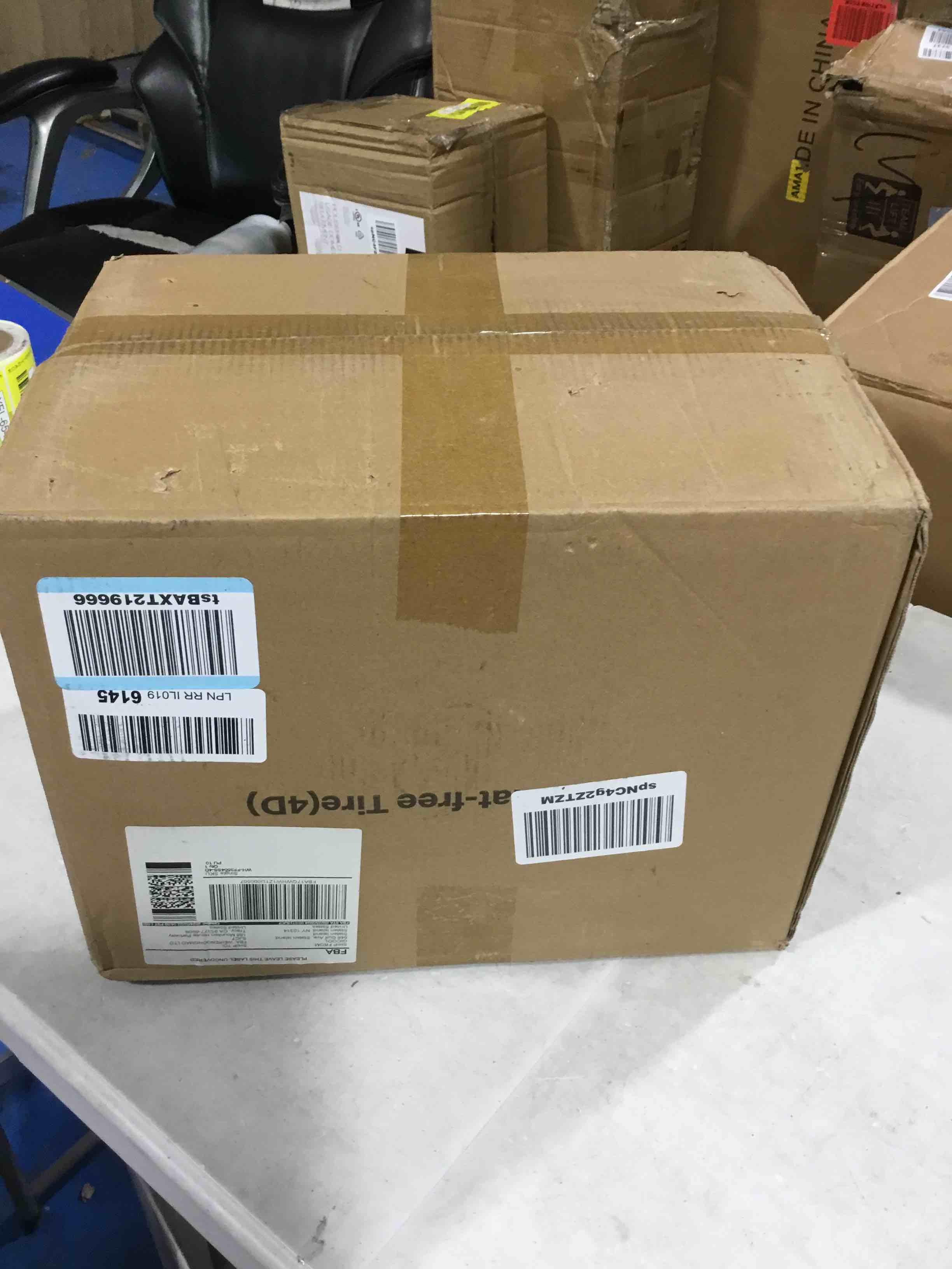 https://s3.amazonaws.com/lotting-images-prod/bidfta/RED6598384_1719593059238.jpeg