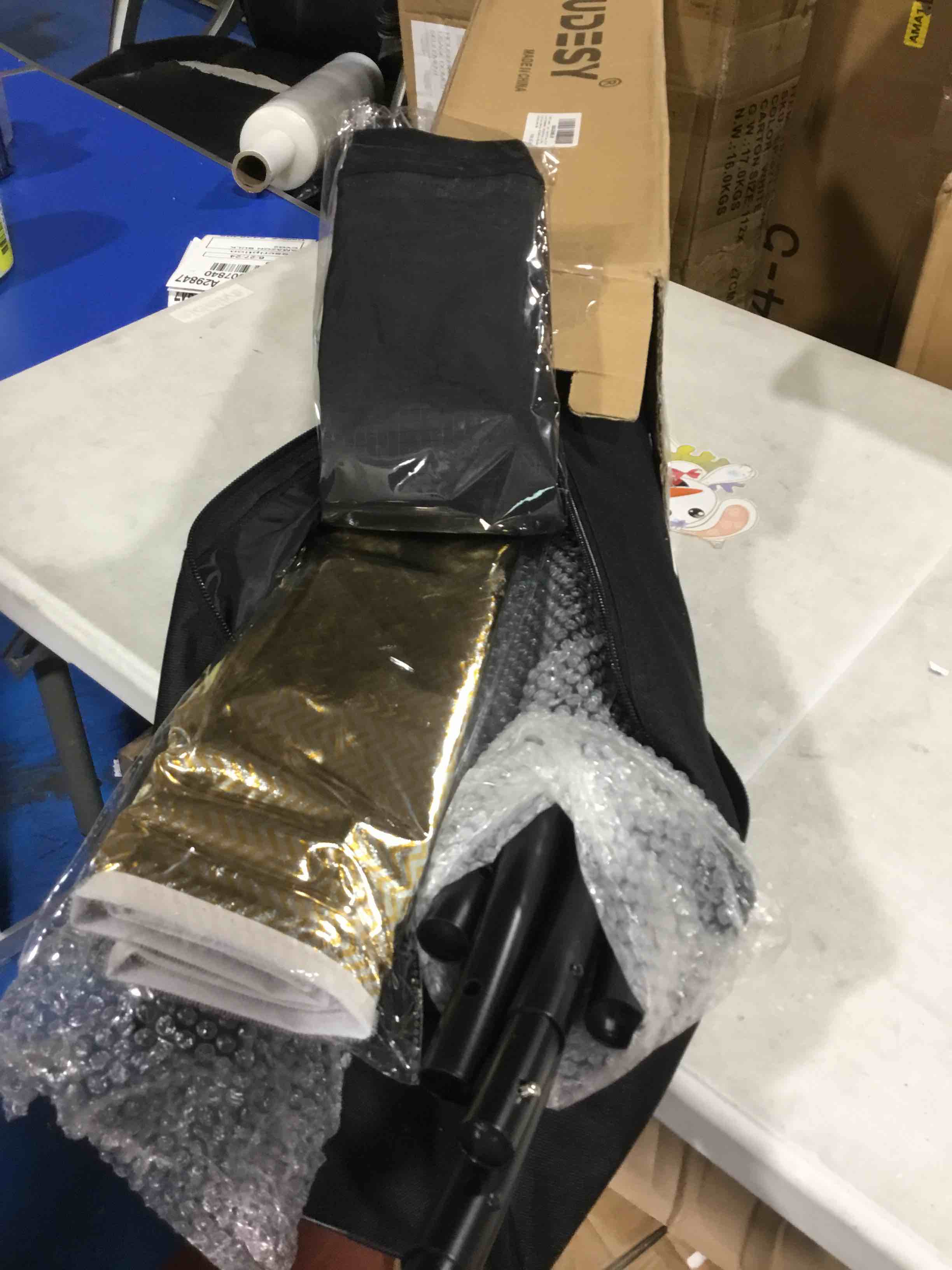https://s3.amazonaws.com/lotting-images-prod/bidfta/RED6598392_1719594503810.jpeg