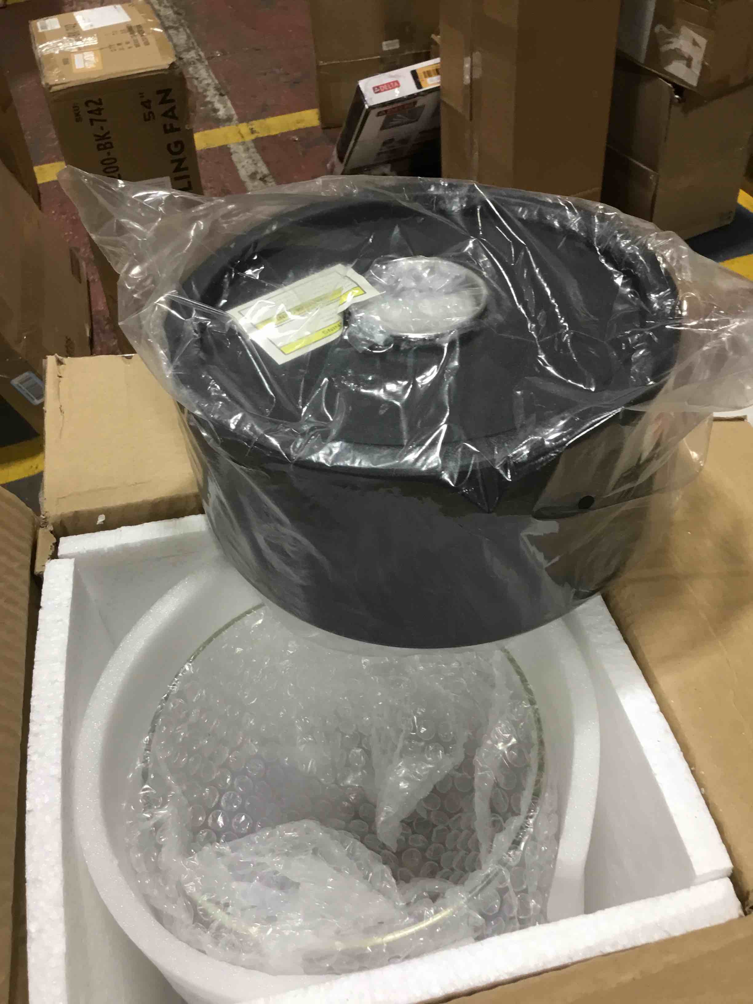 https://s3.amazonaws.com/lotting-images-prod/bidfta/RED6598825_1720441929840.jpeg